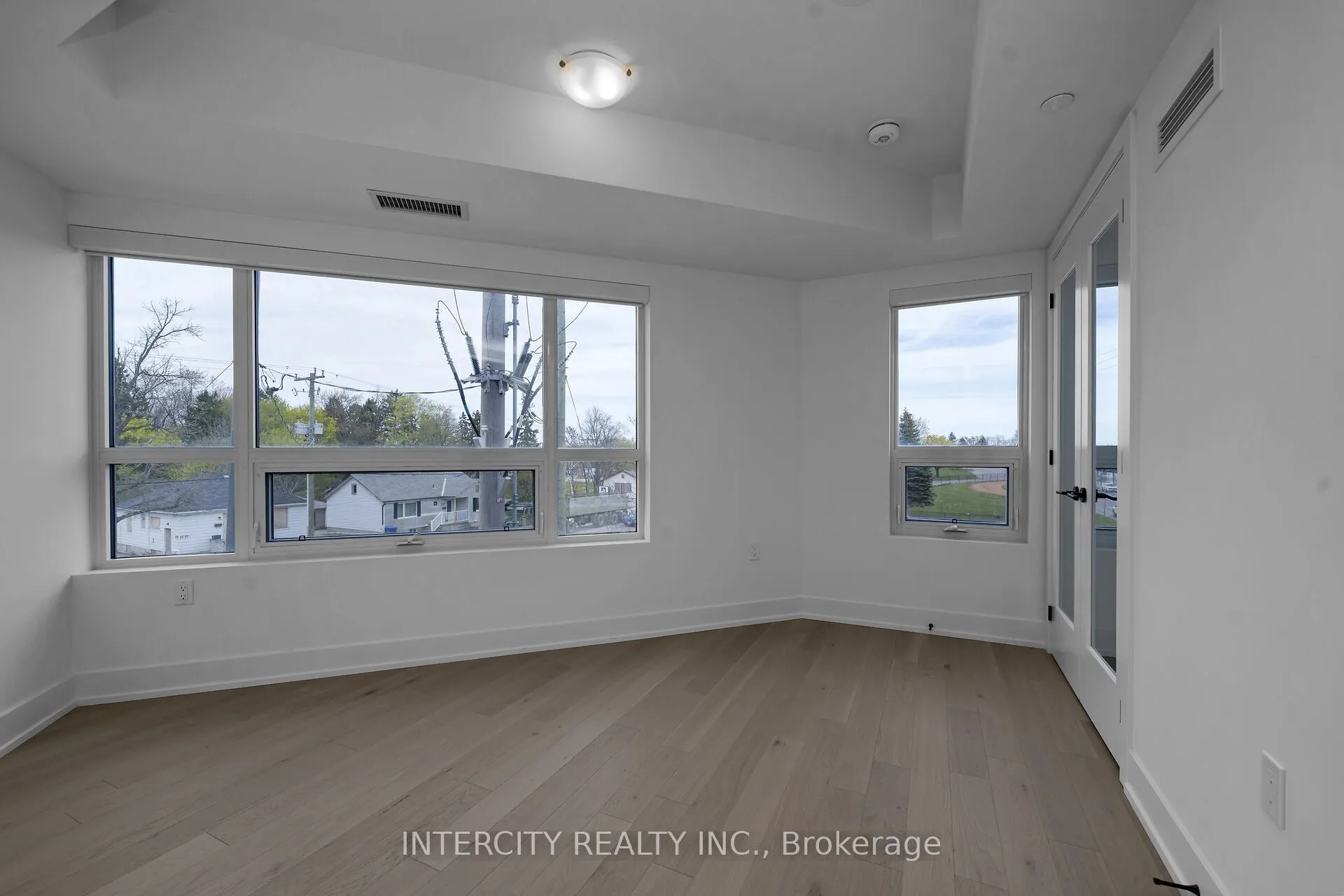 2075 King Road #240