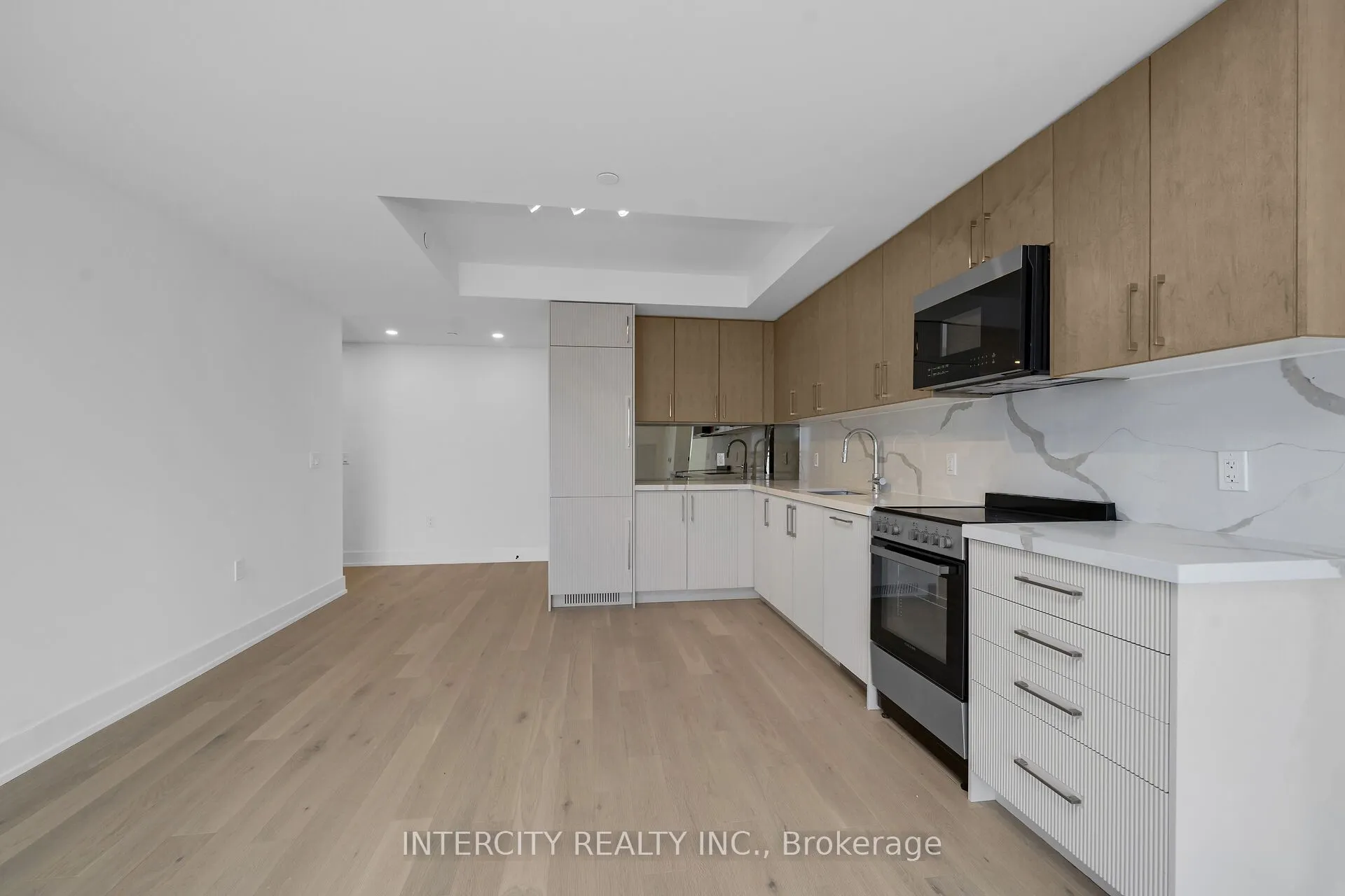 2075 King Road #240