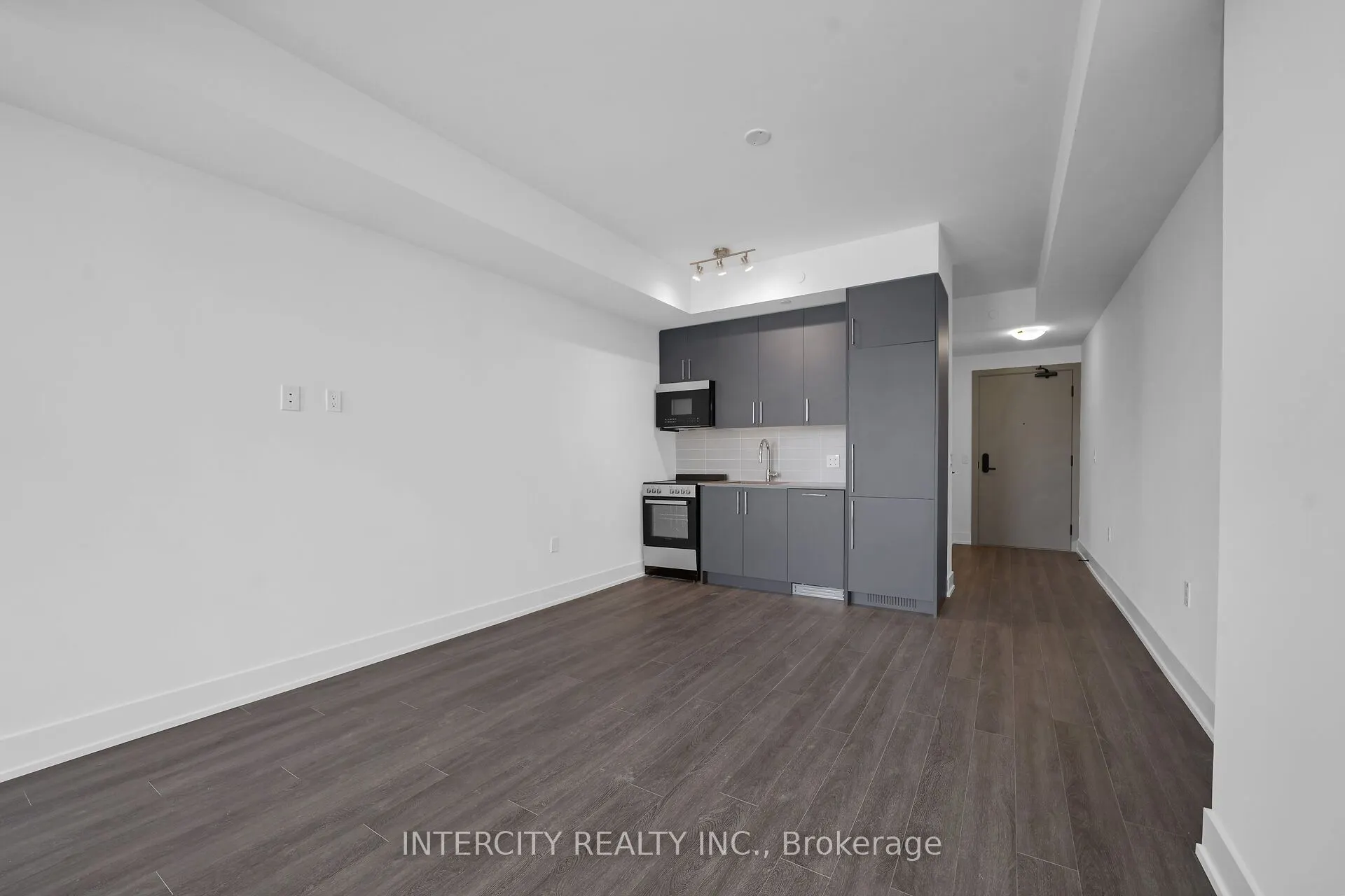 2075 King Road #215