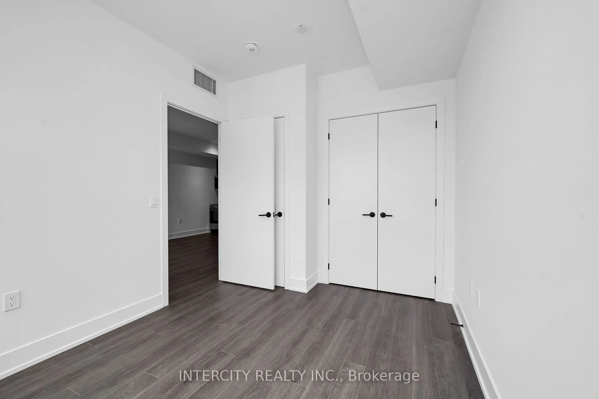 2075 King Road #215