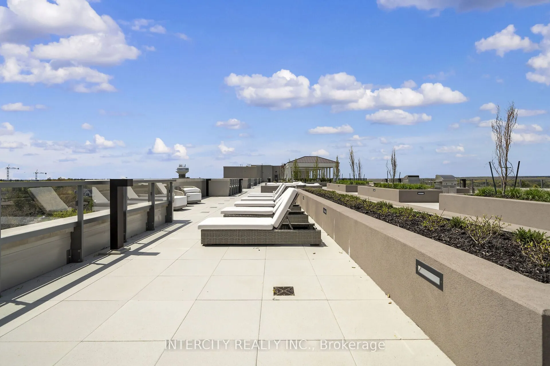 2075 King Road #215