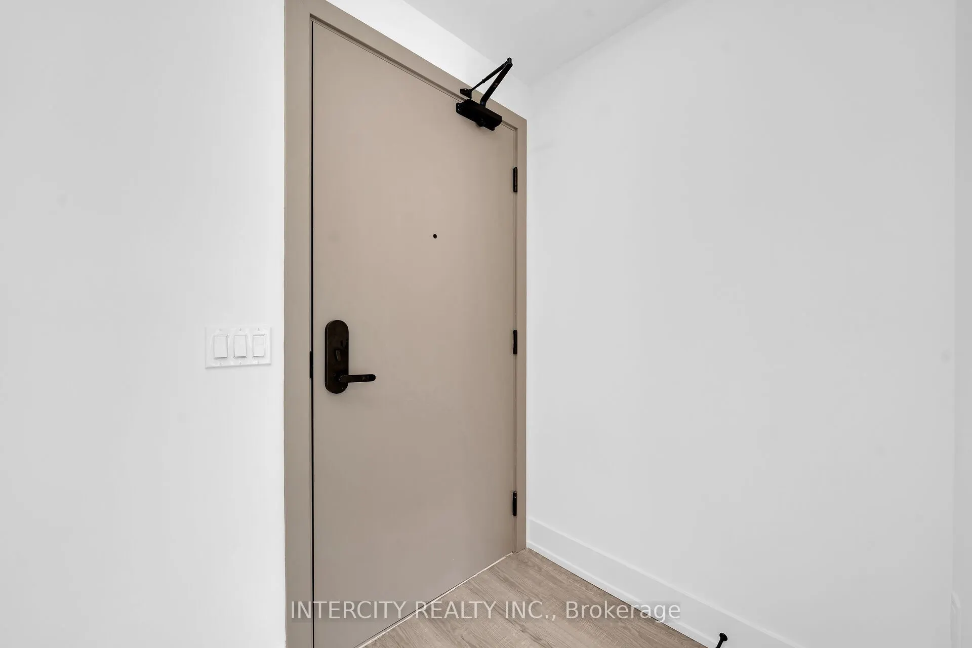 2075 King Road #312