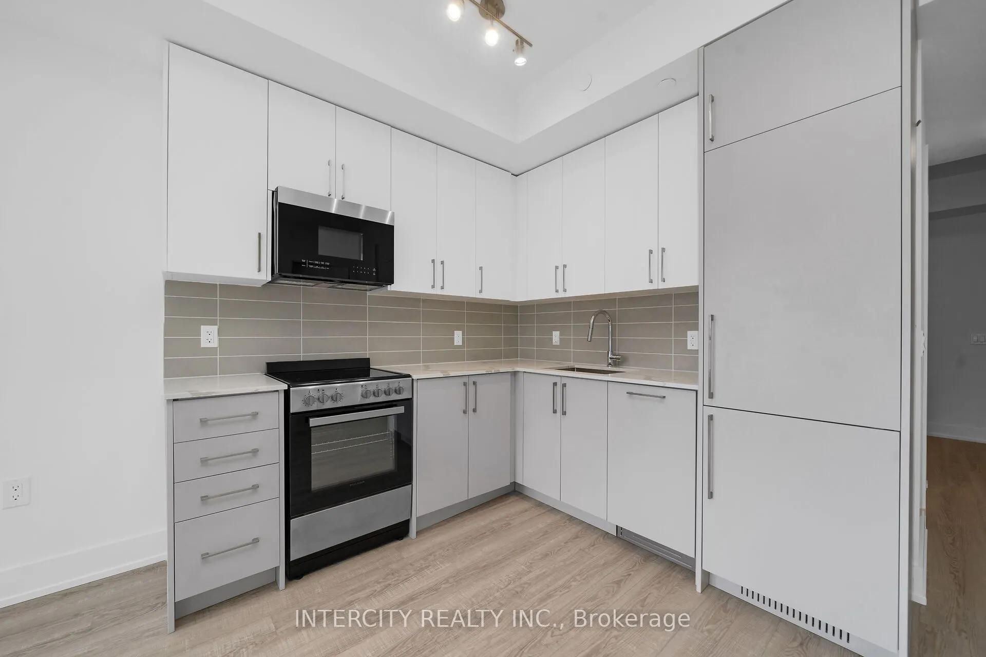 2075 King Road #312