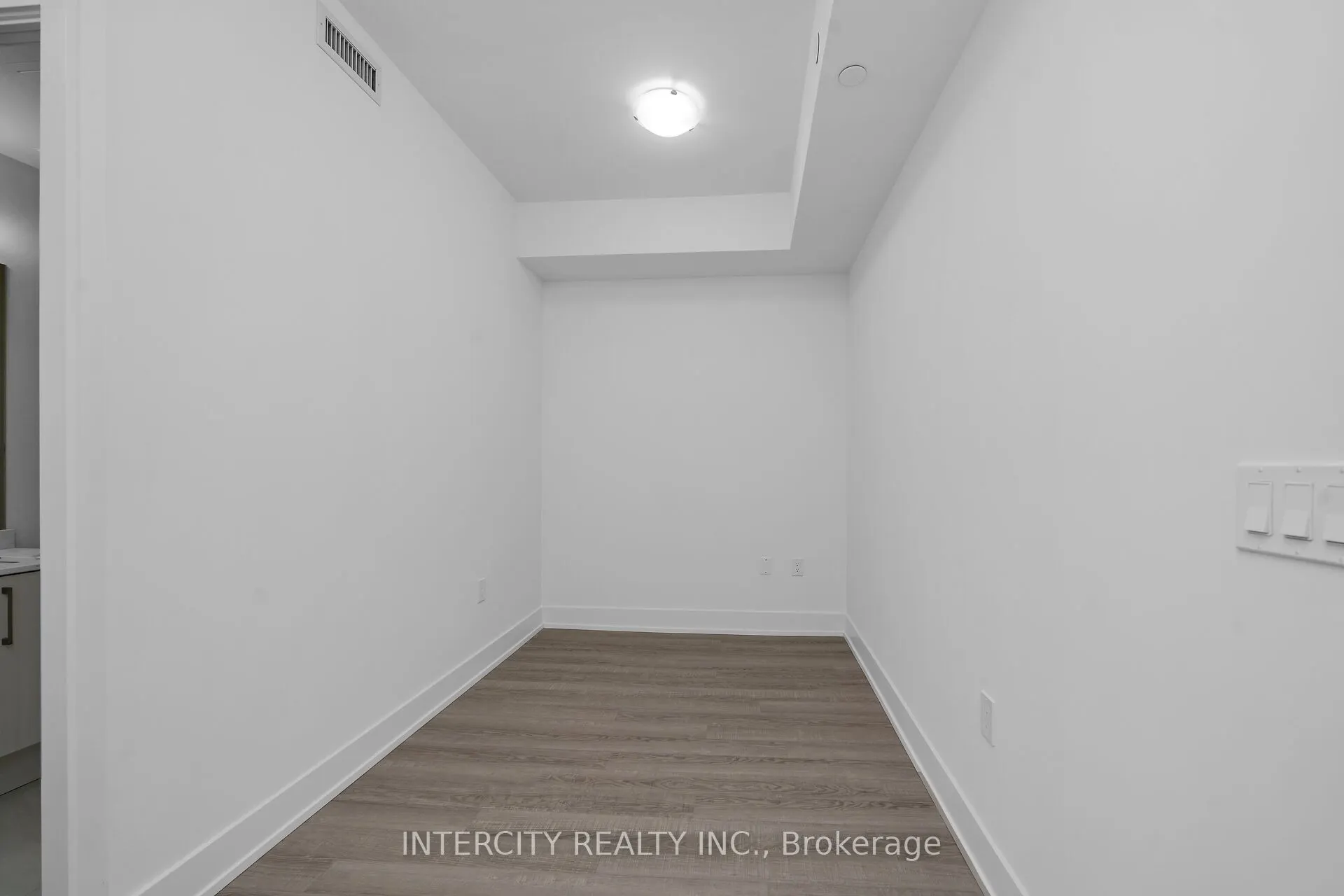 2075 King Road #312