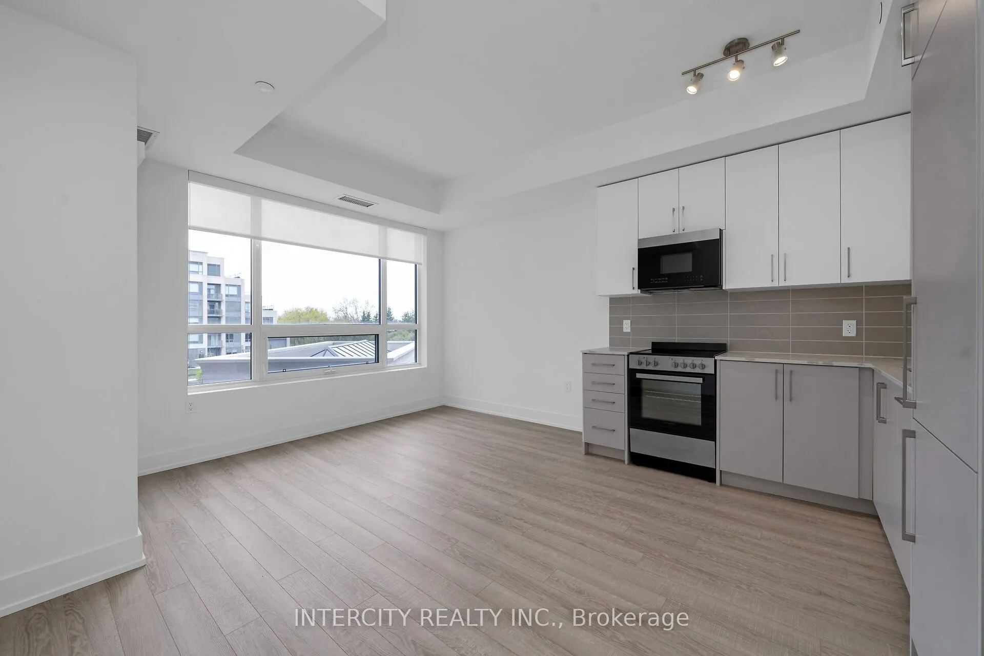 2075 King Road #312