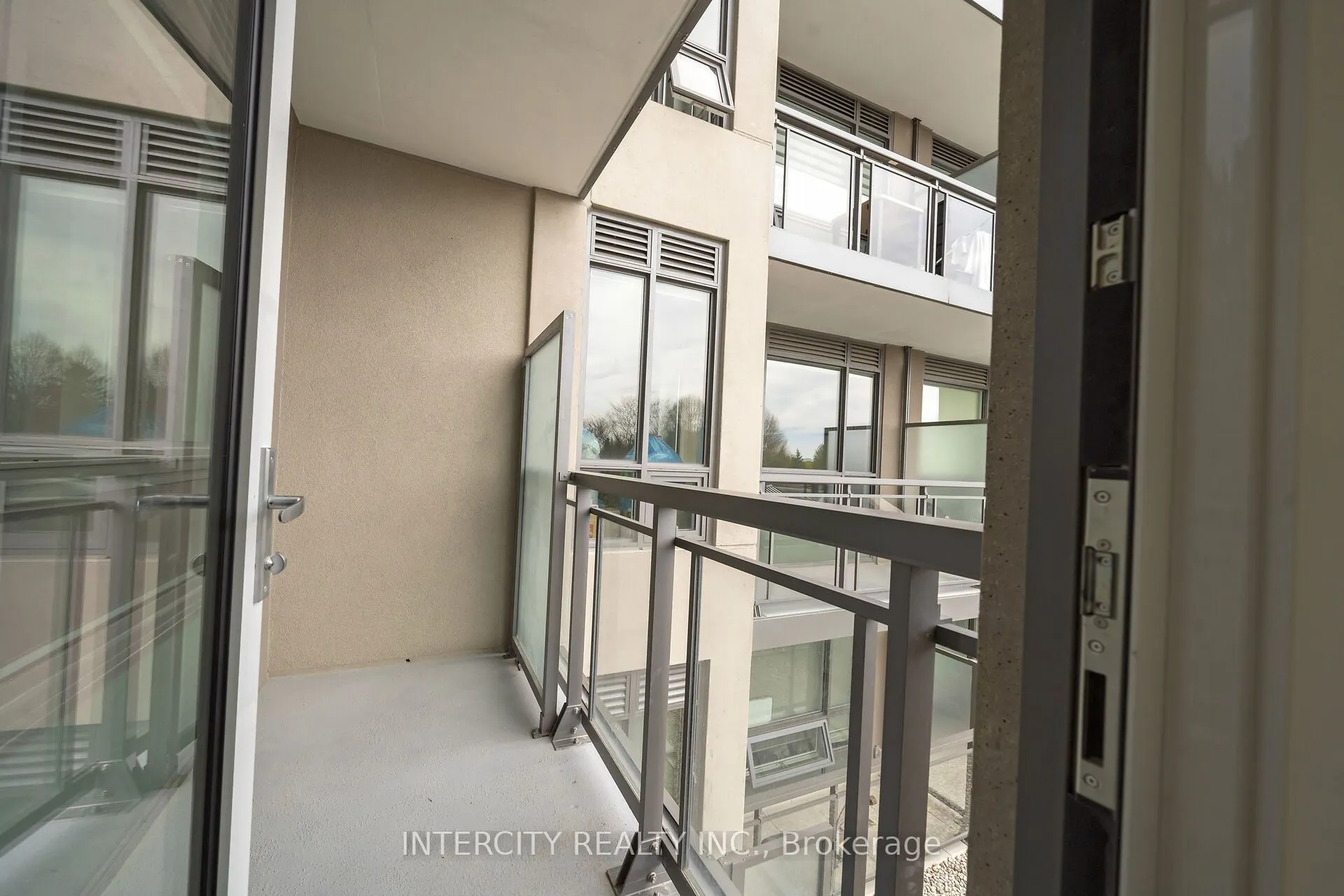 2075 King Road #312