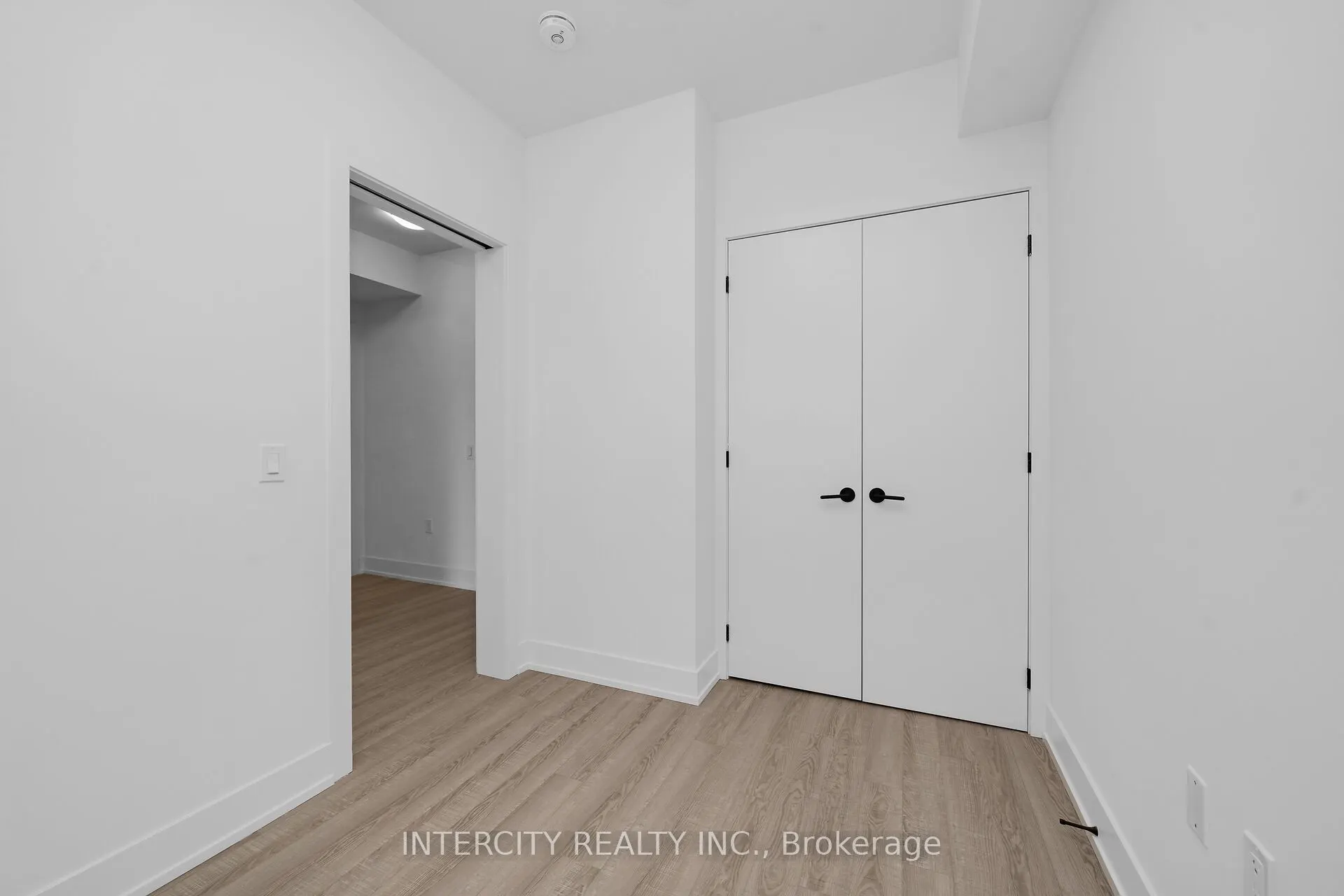 2075 King Road #326