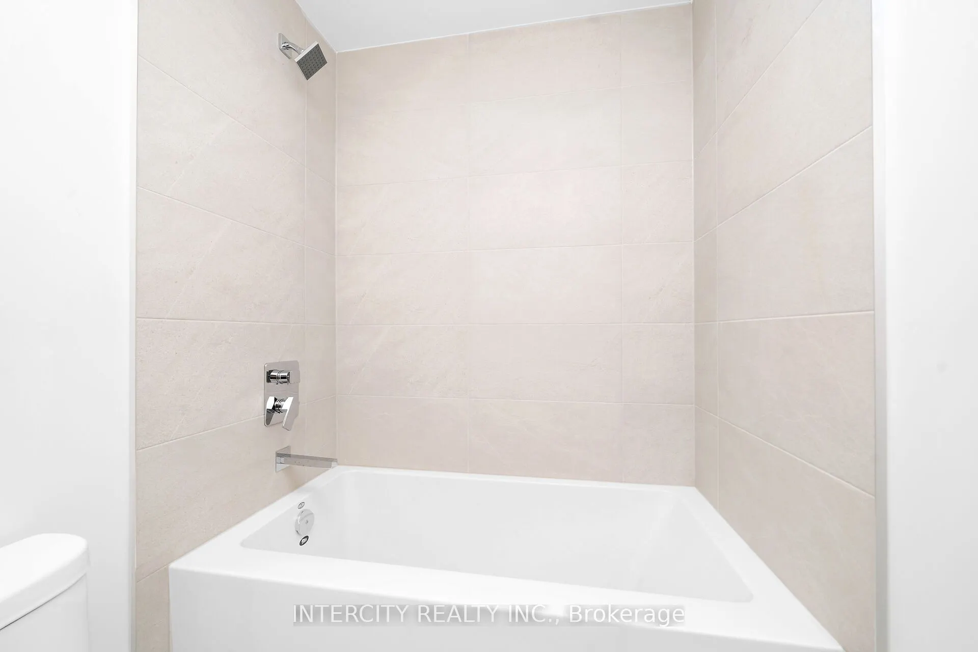 2075 King Road #326