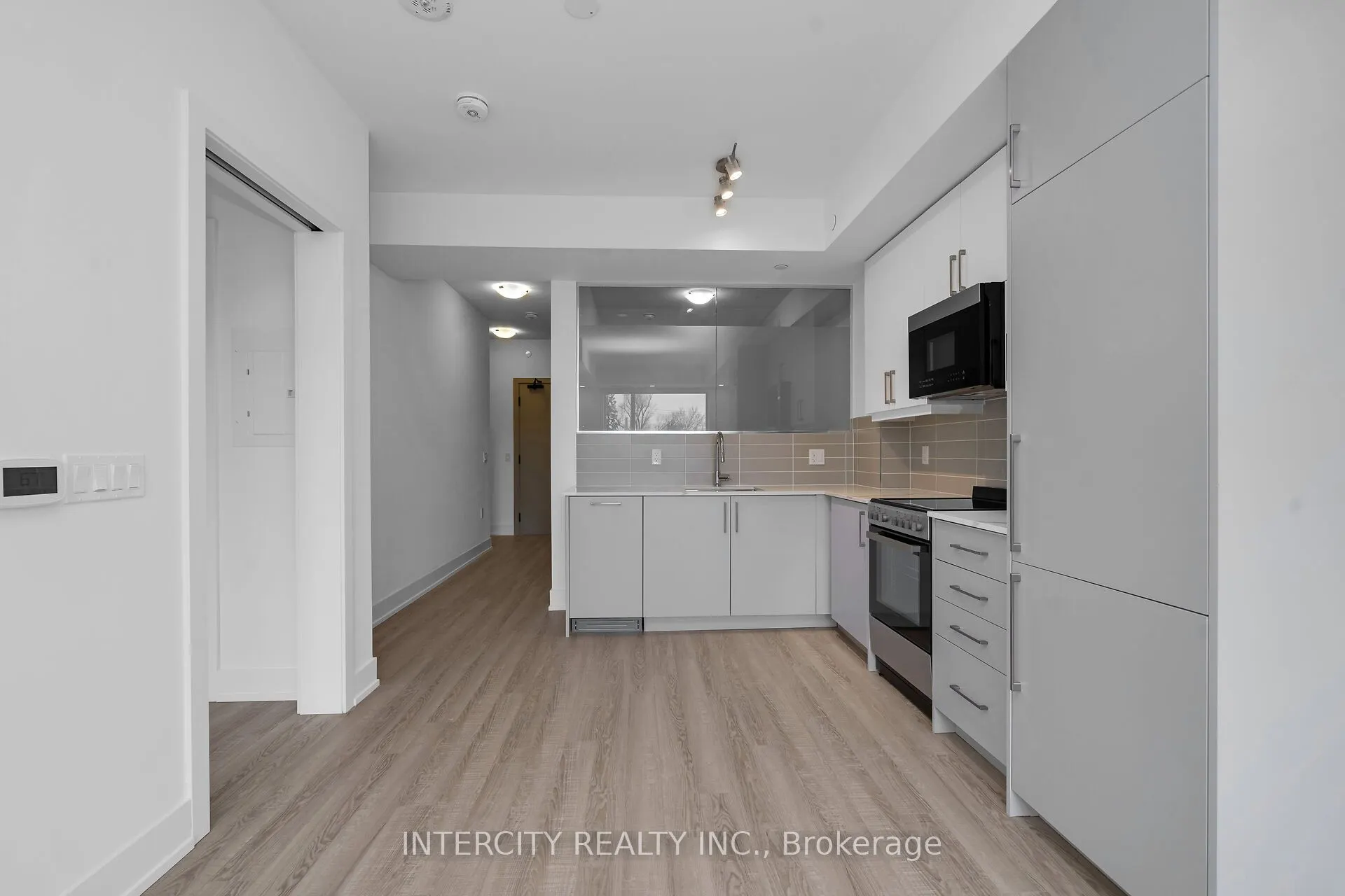 2075 King Road #326