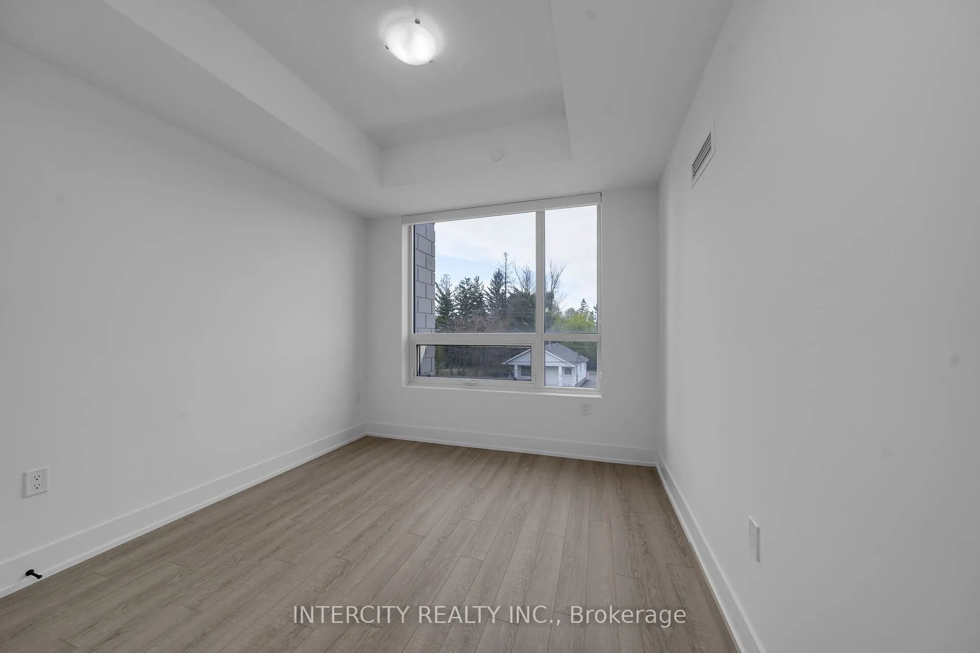 2075 King Road #333