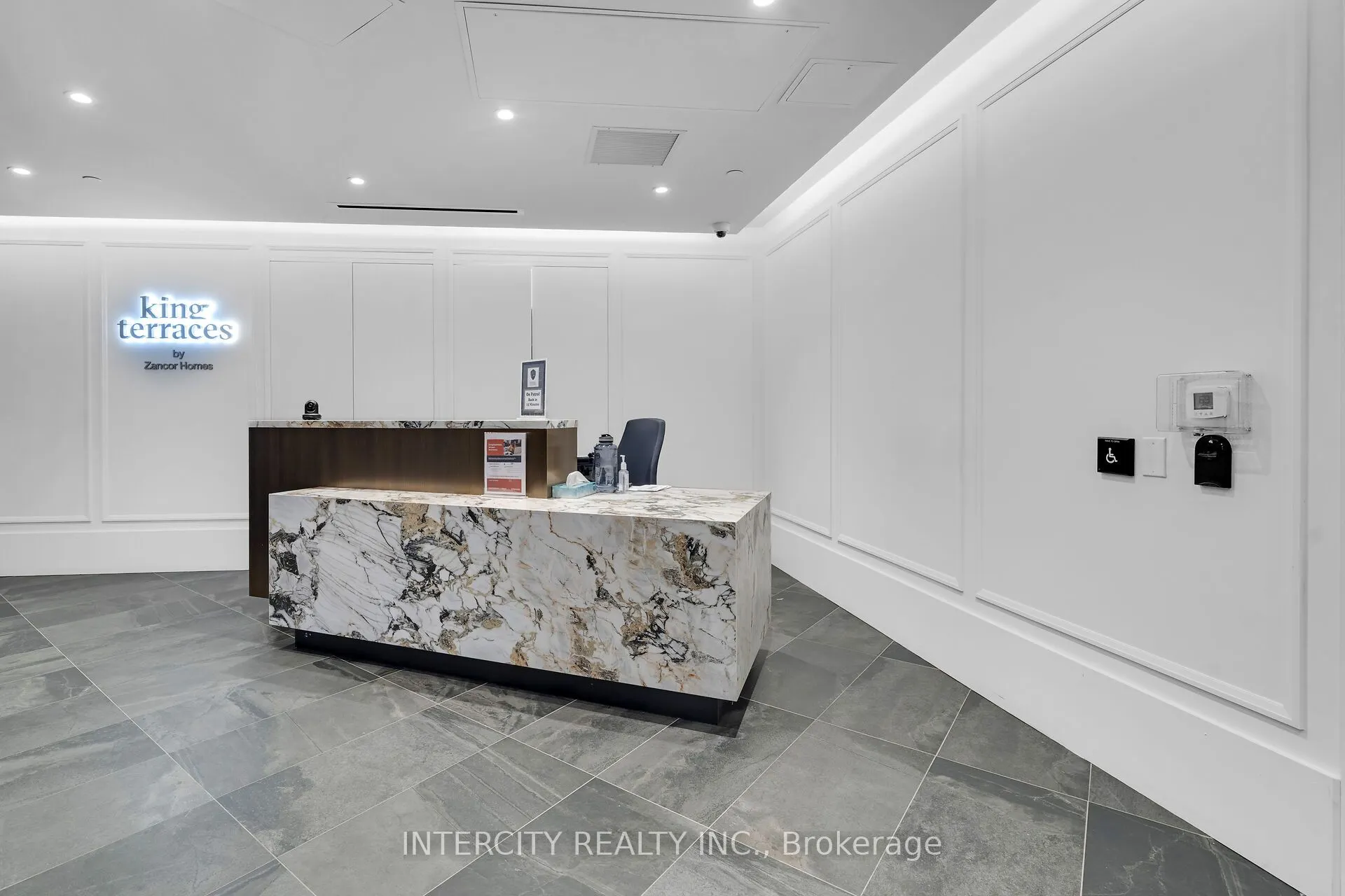 2075 King Road #333