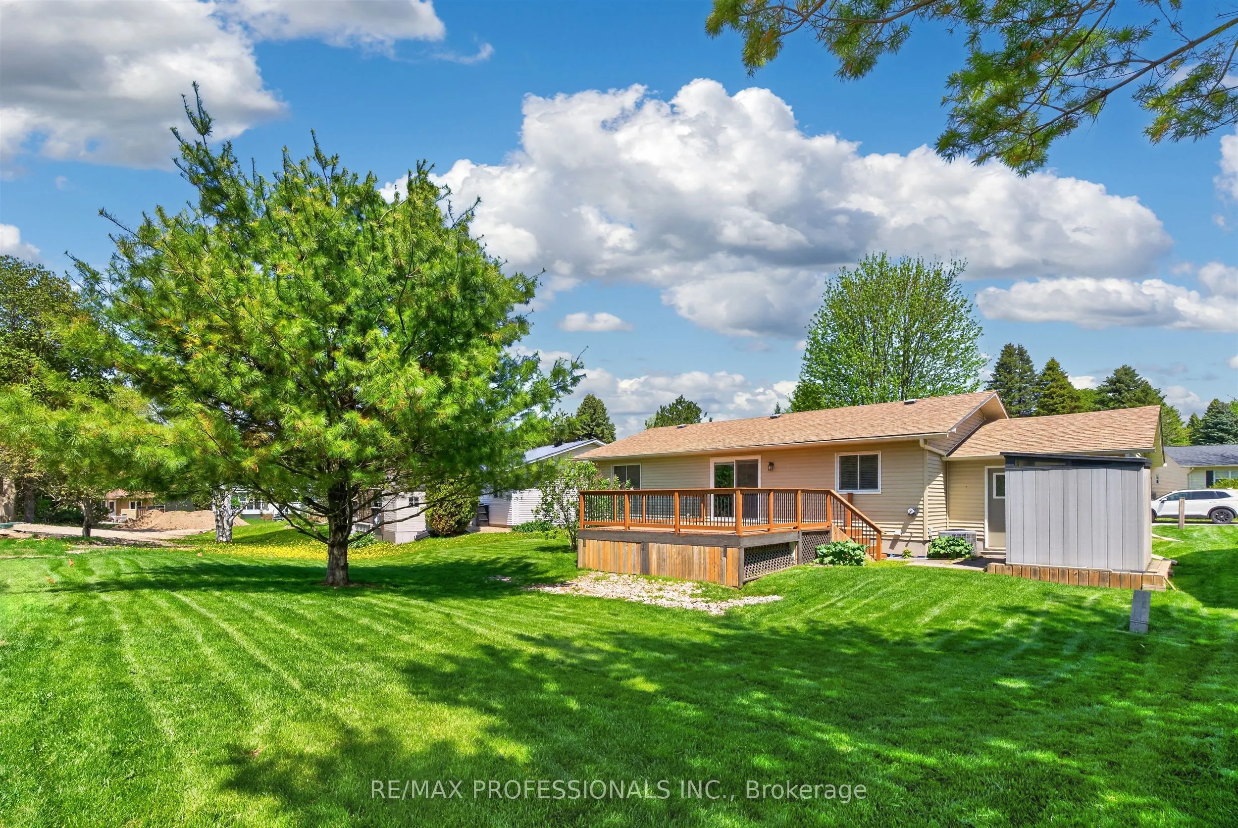 7 Tamarack Court