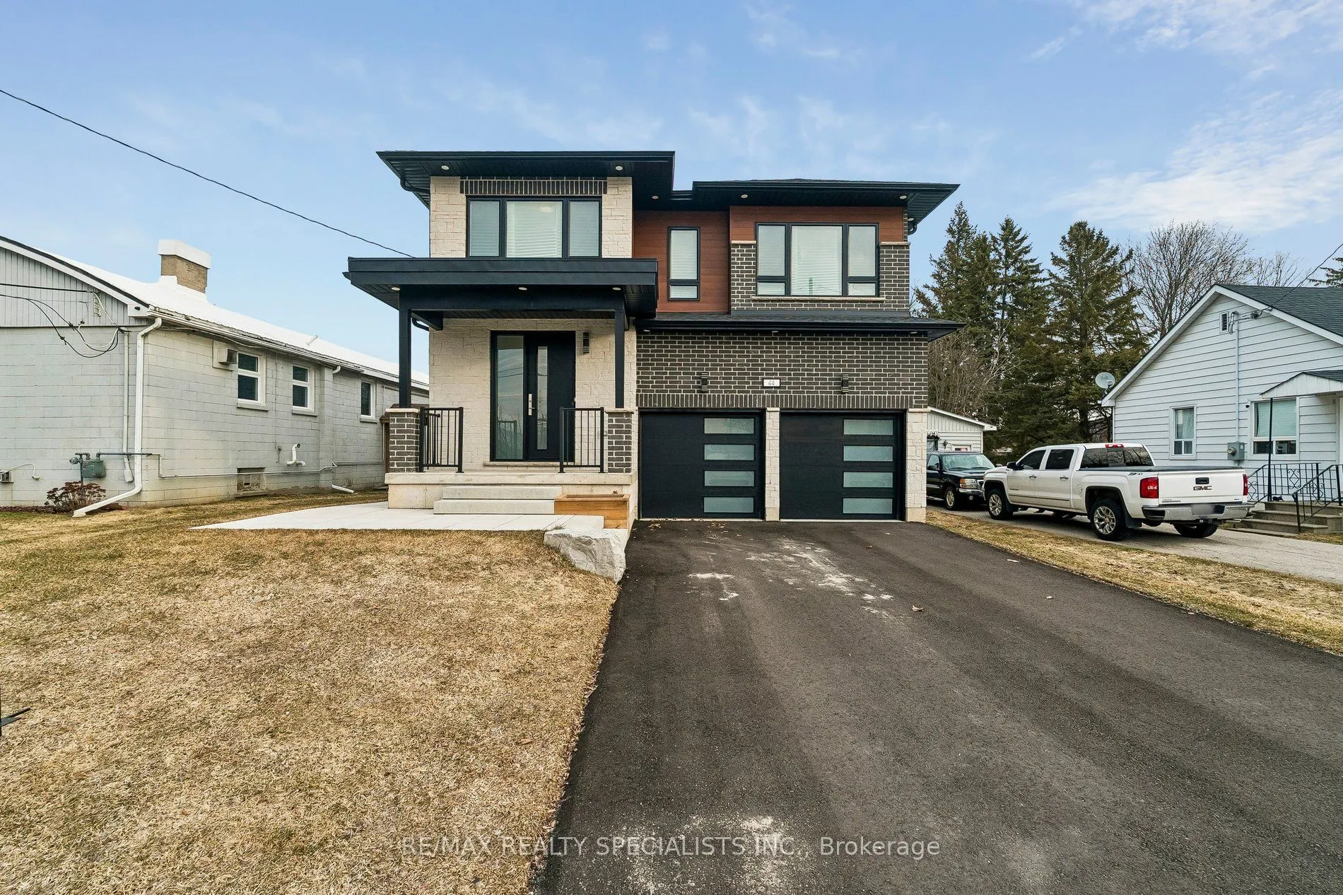 44 Albert Street W