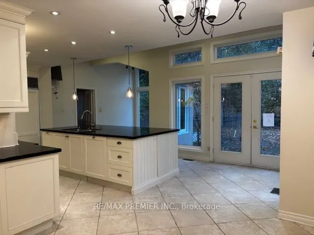 66 Laureleaf Road