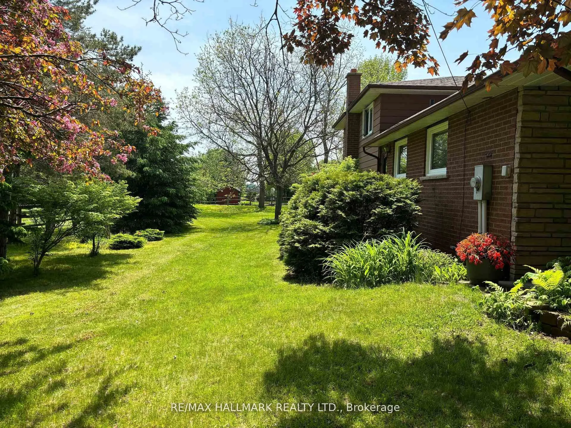 5193 Aurora Road