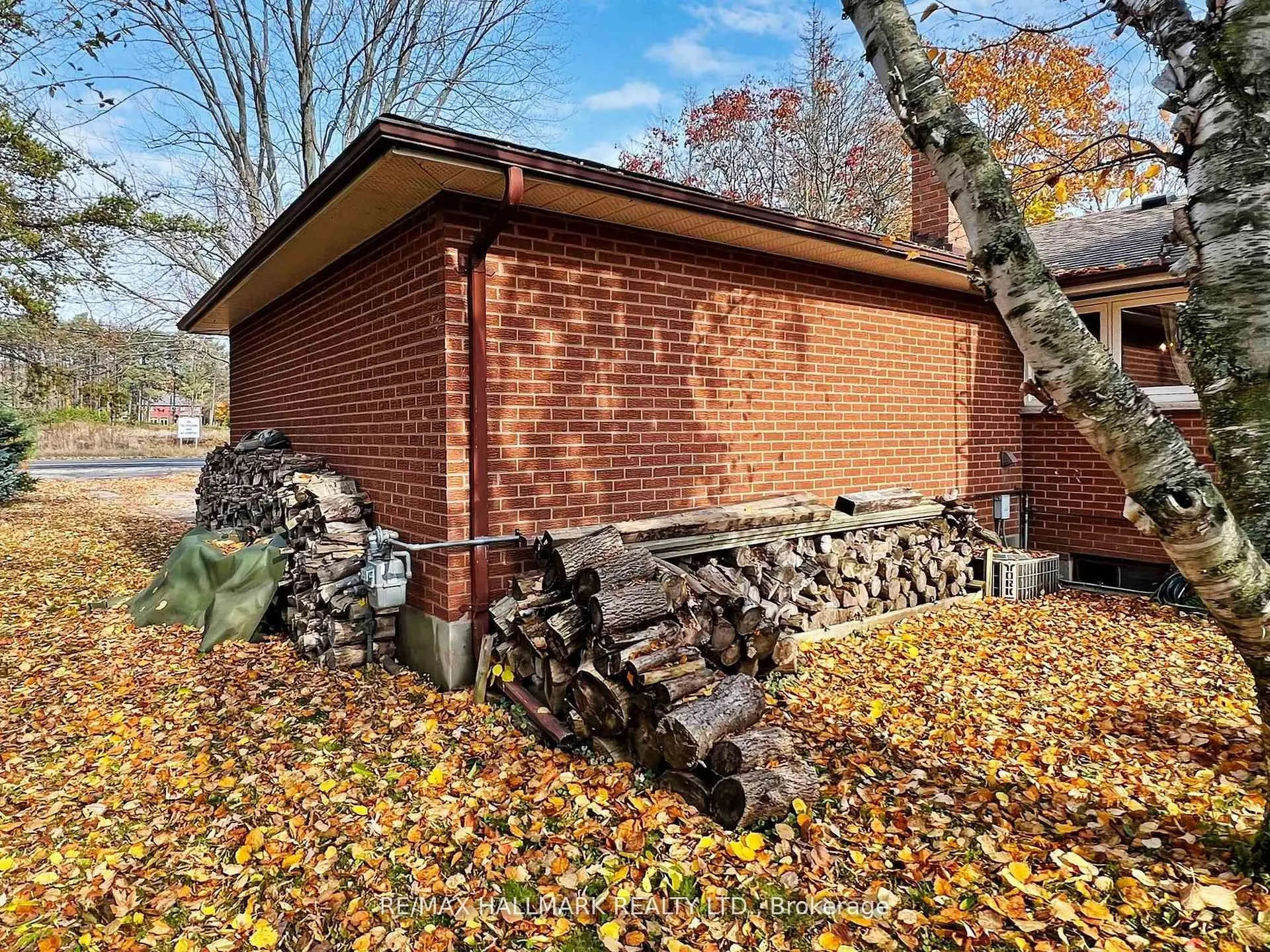 5193 Aurora Road