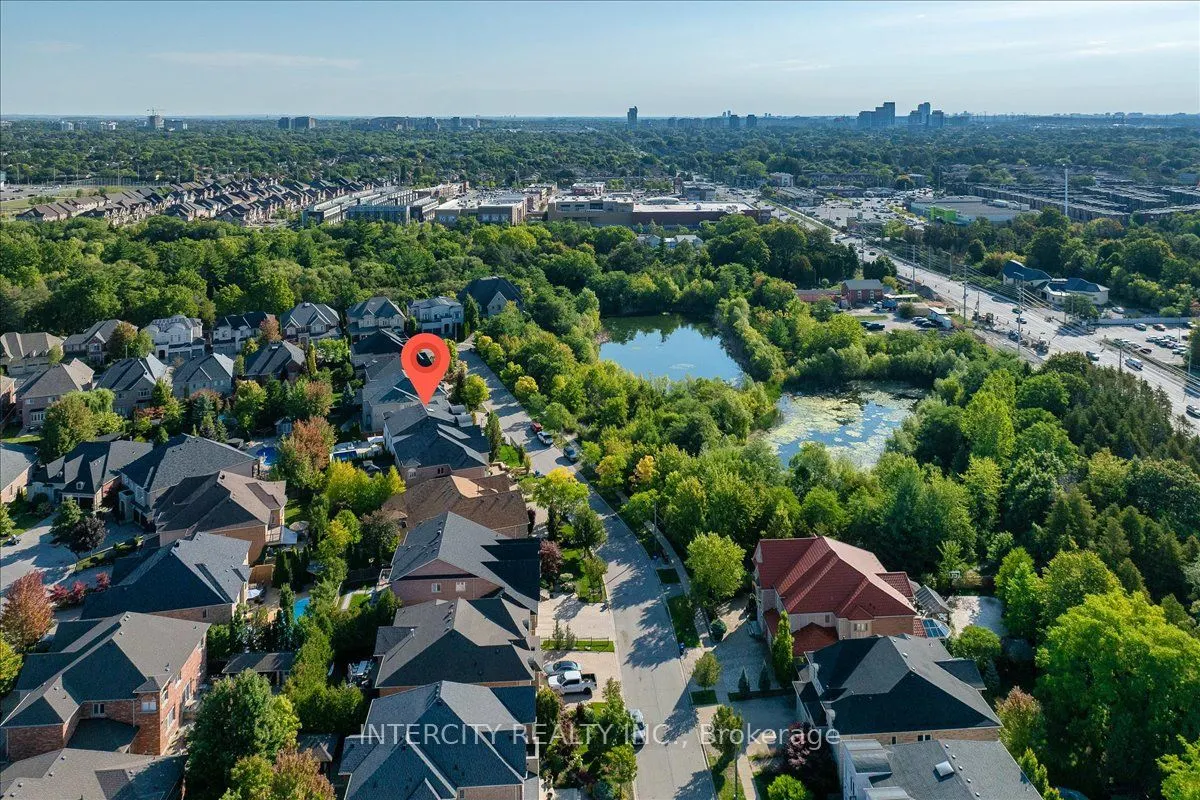 102 Cook's Mill Crescent