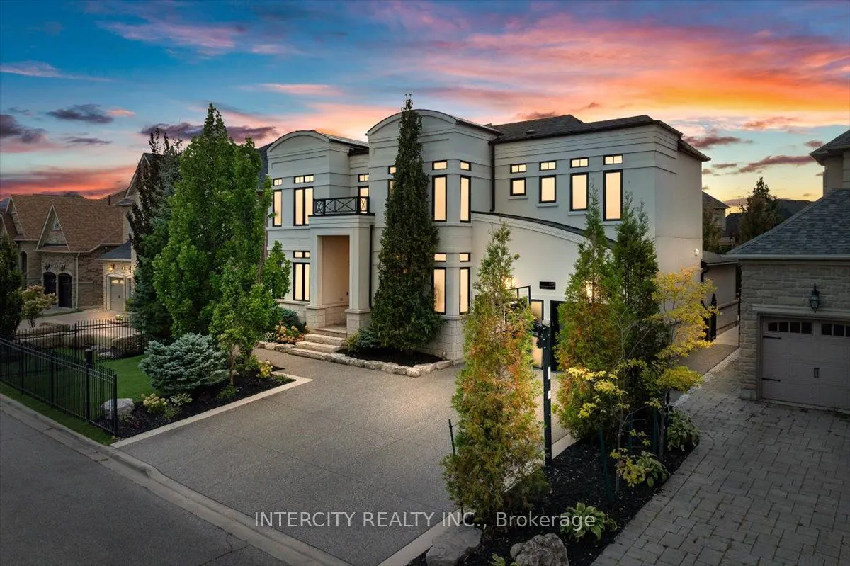 102 Cook's Mill Crescent