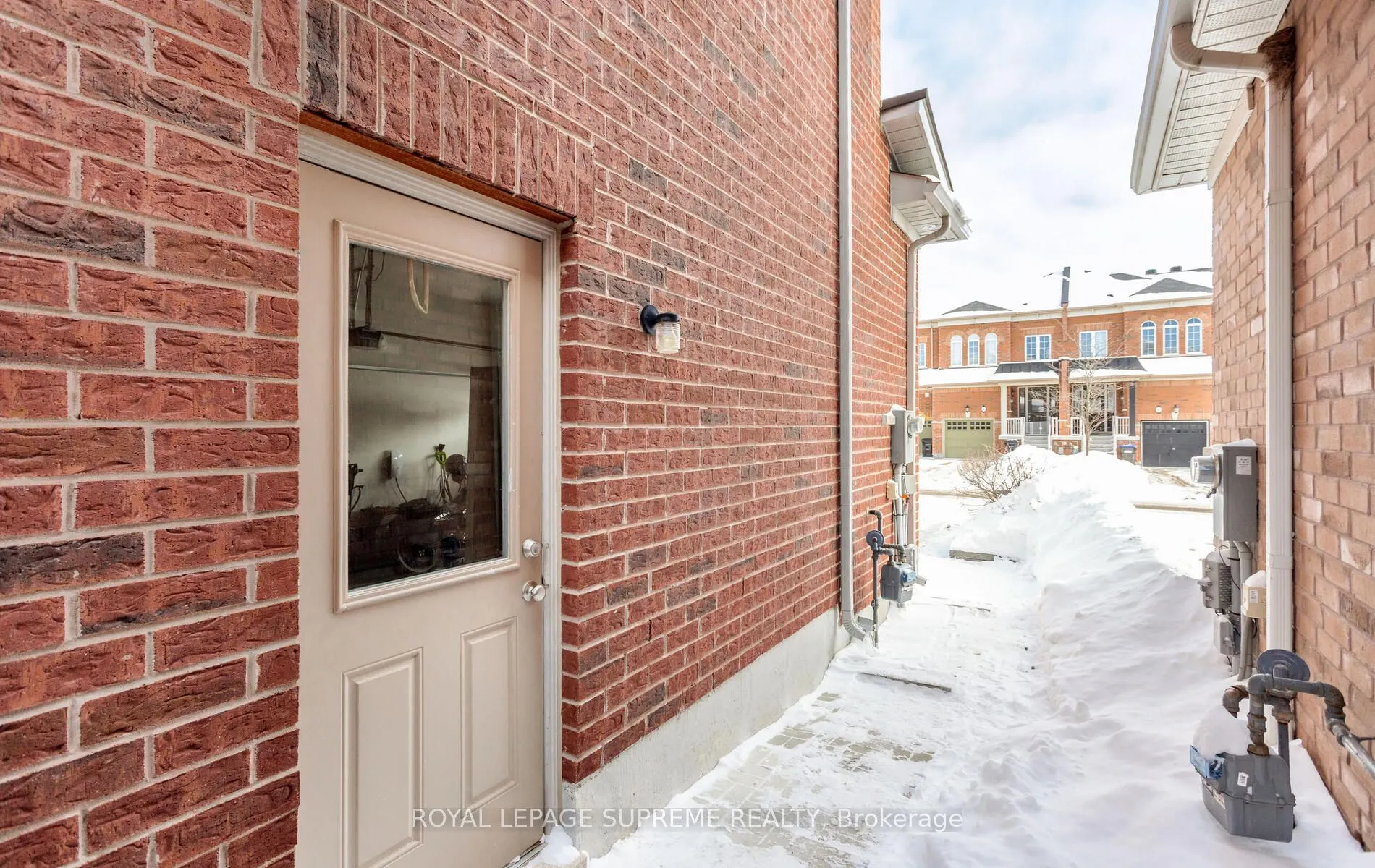 95 Selby Crescent