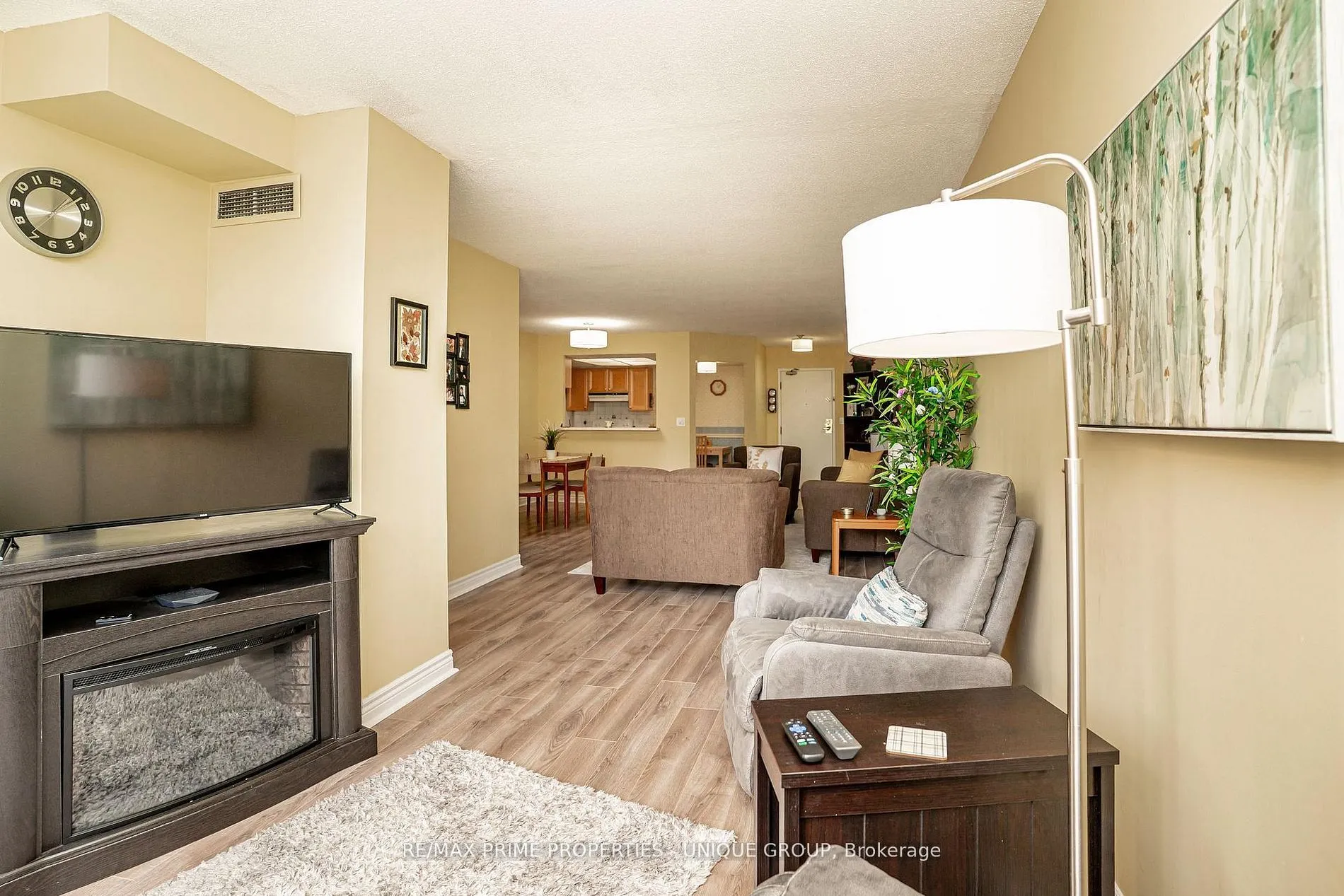 33 Weldrick Road E #209