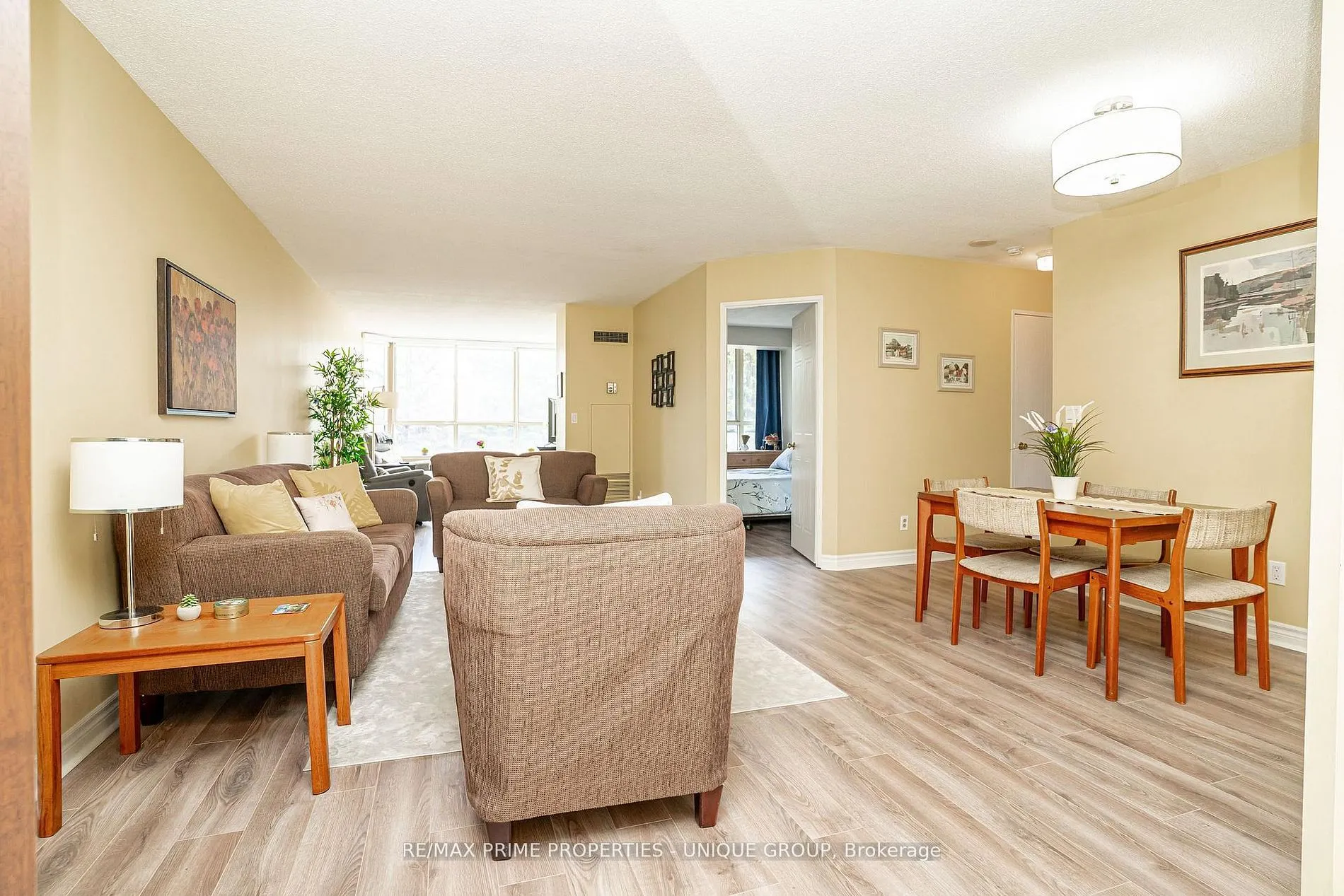 33 Weldrick Road E #209