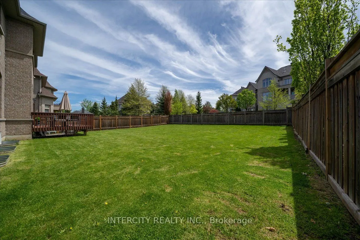 233 Carisbrooke Circle