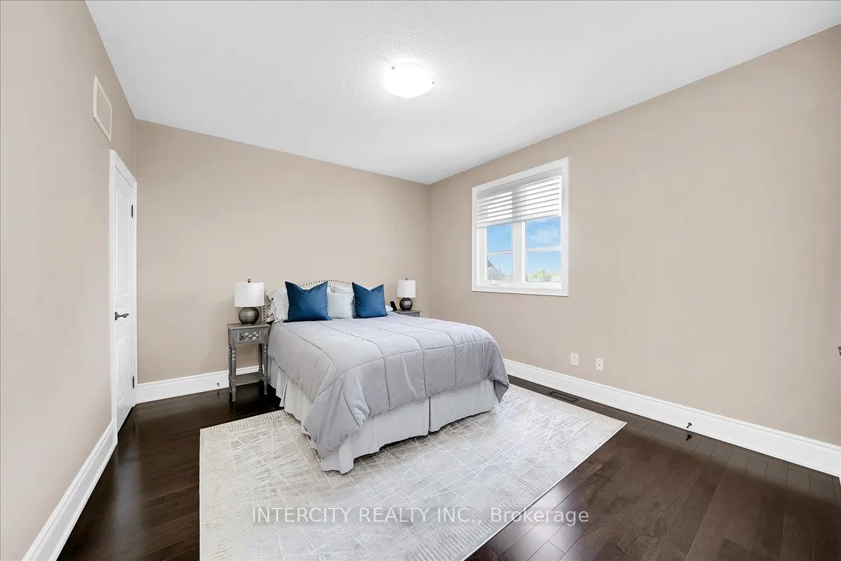 233 Carisbrooke Circle