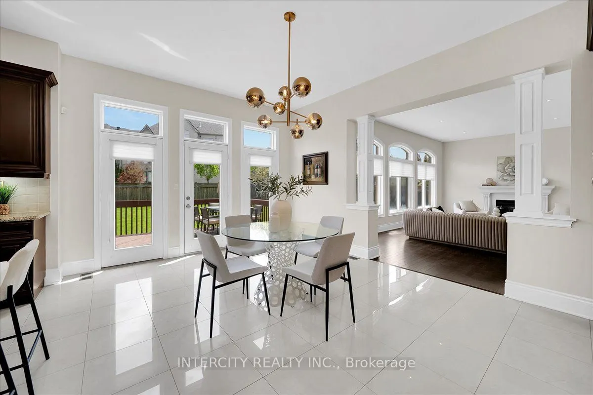 233 Carisbrooke Circle