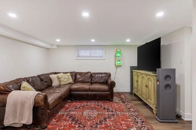 41 Kennedy Street W