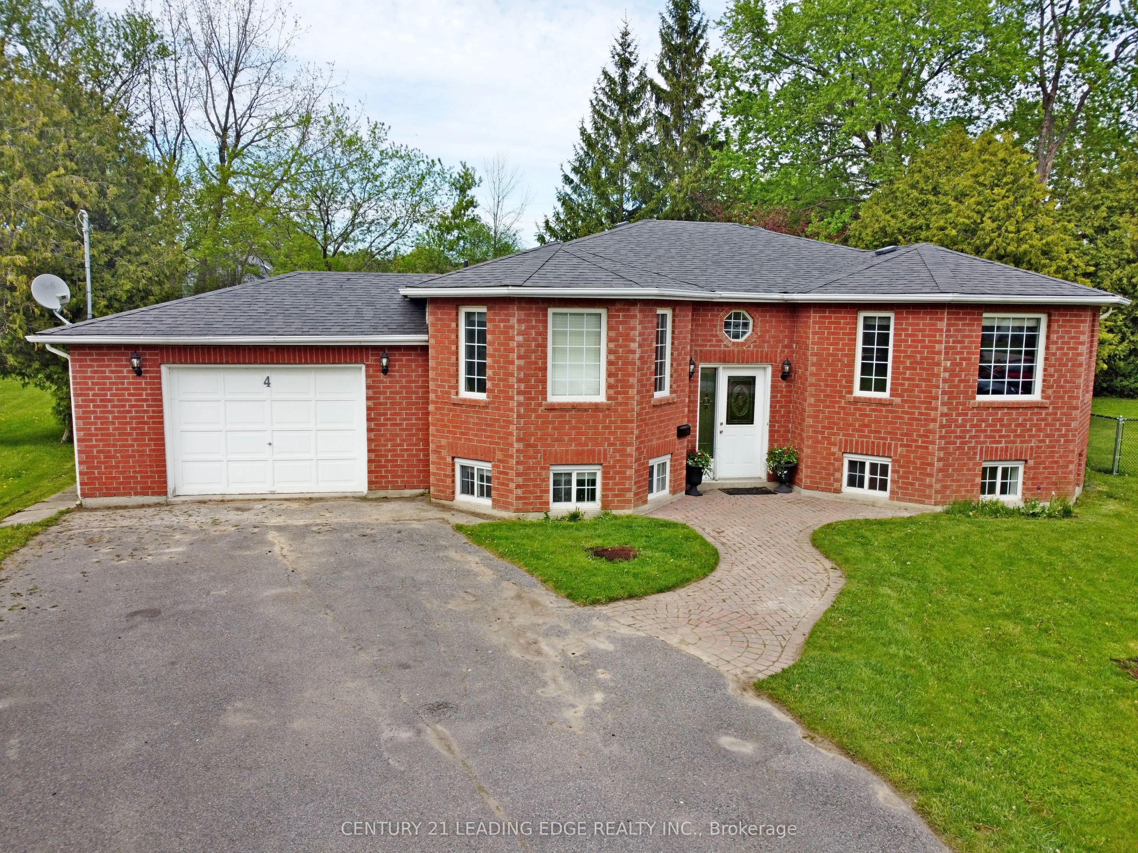4 Bay Court