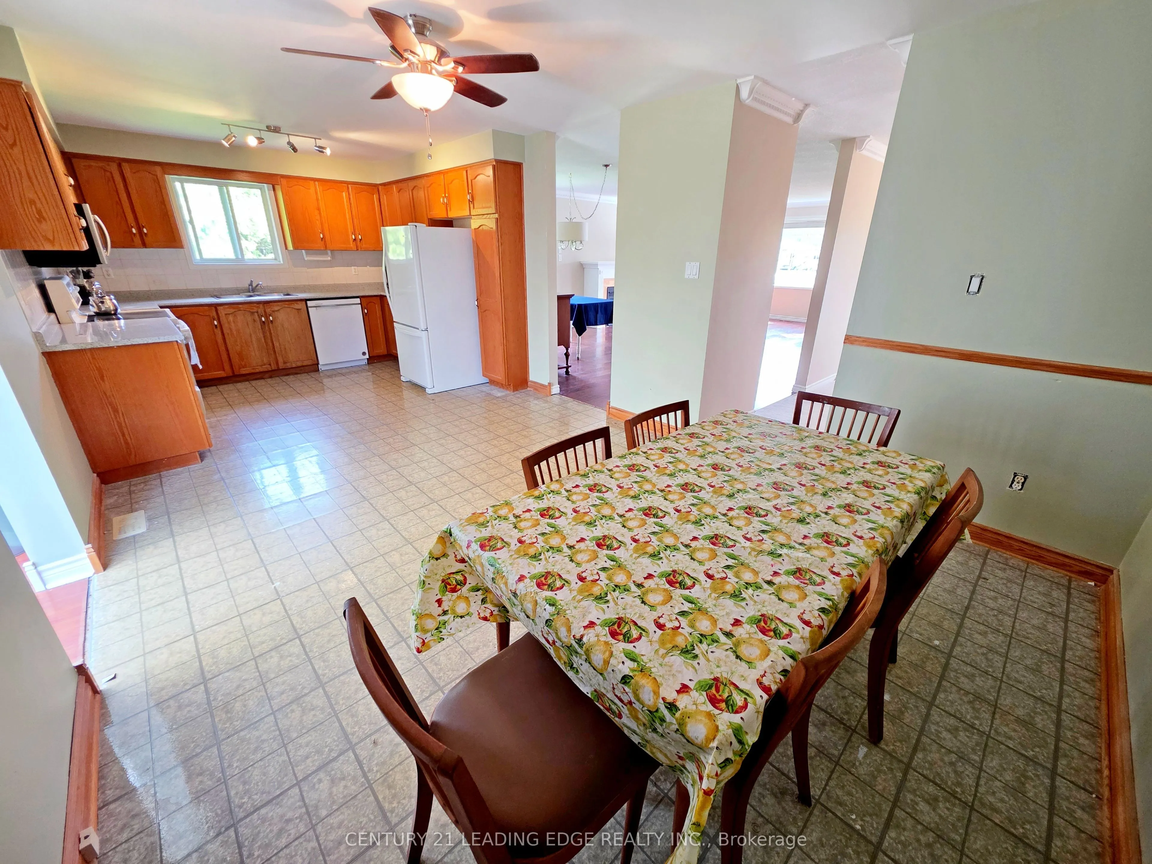 4 Bay Court