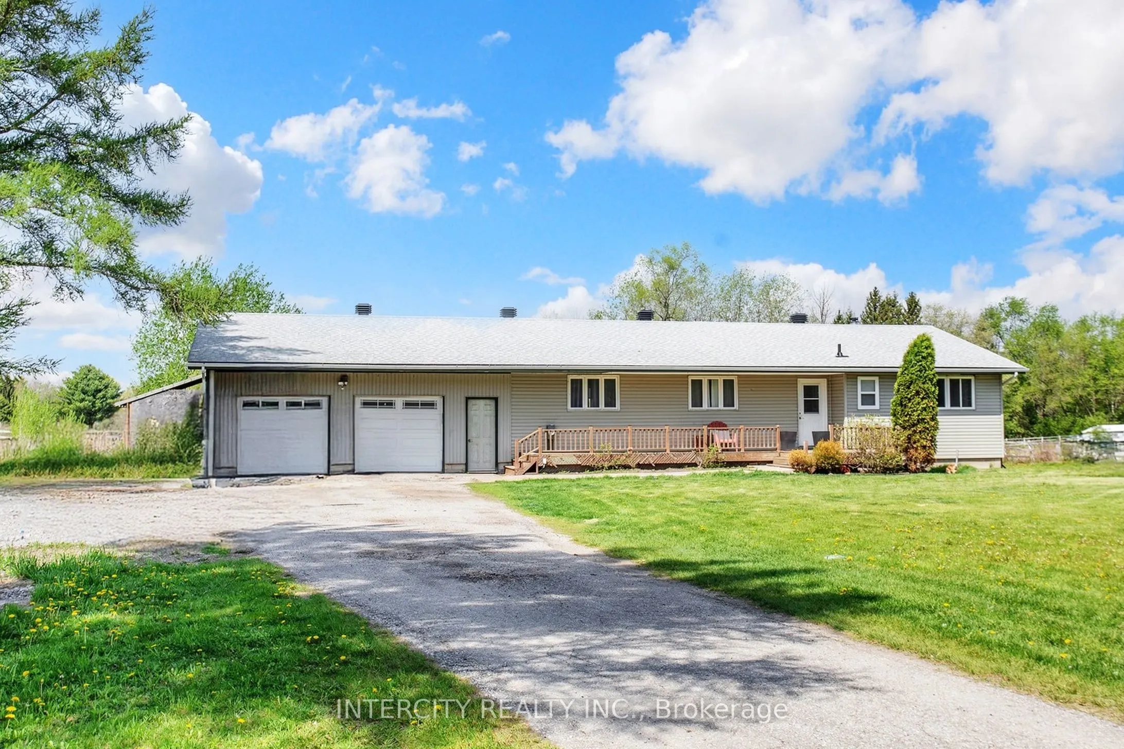 2076 15th Side Road