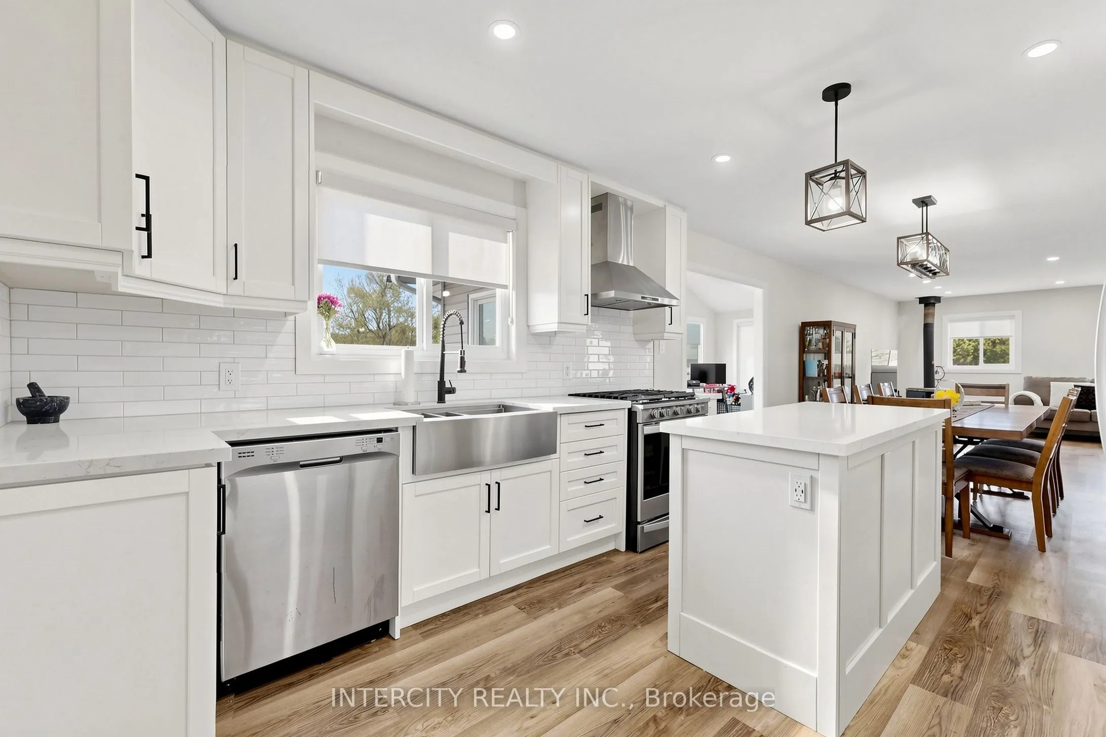 2076 15th Side Road