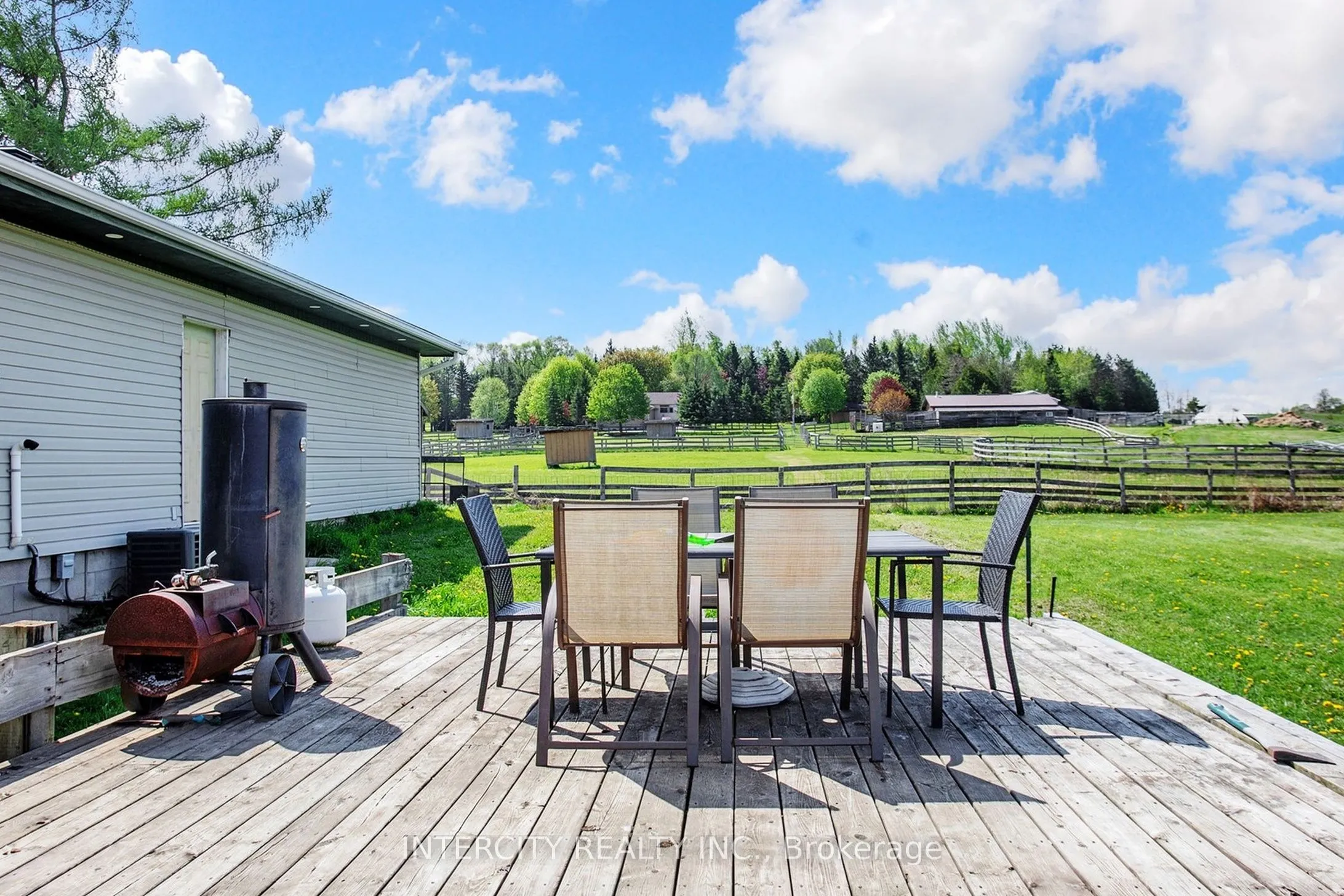 2076 15th Side Road