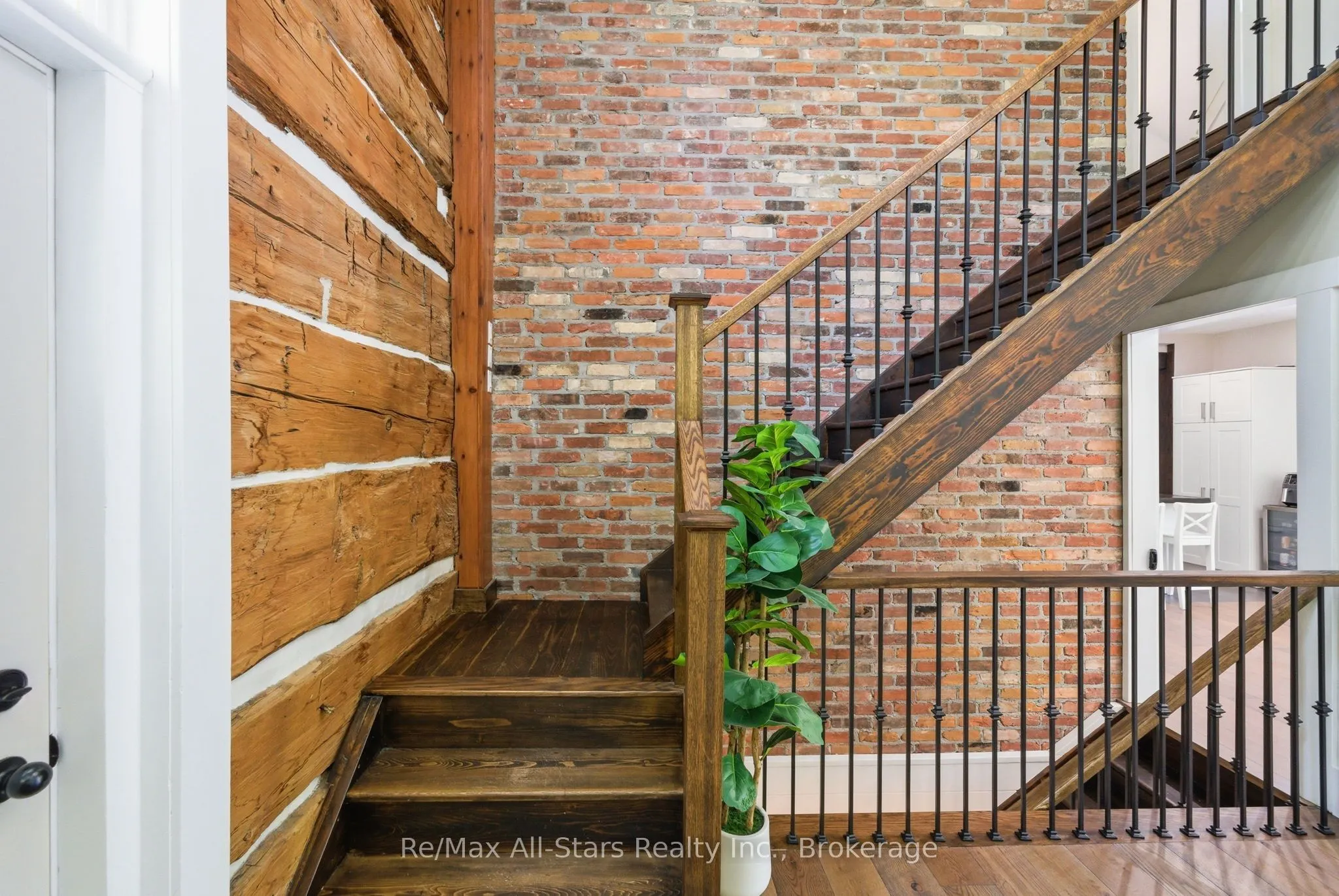 24 The Pines Lane