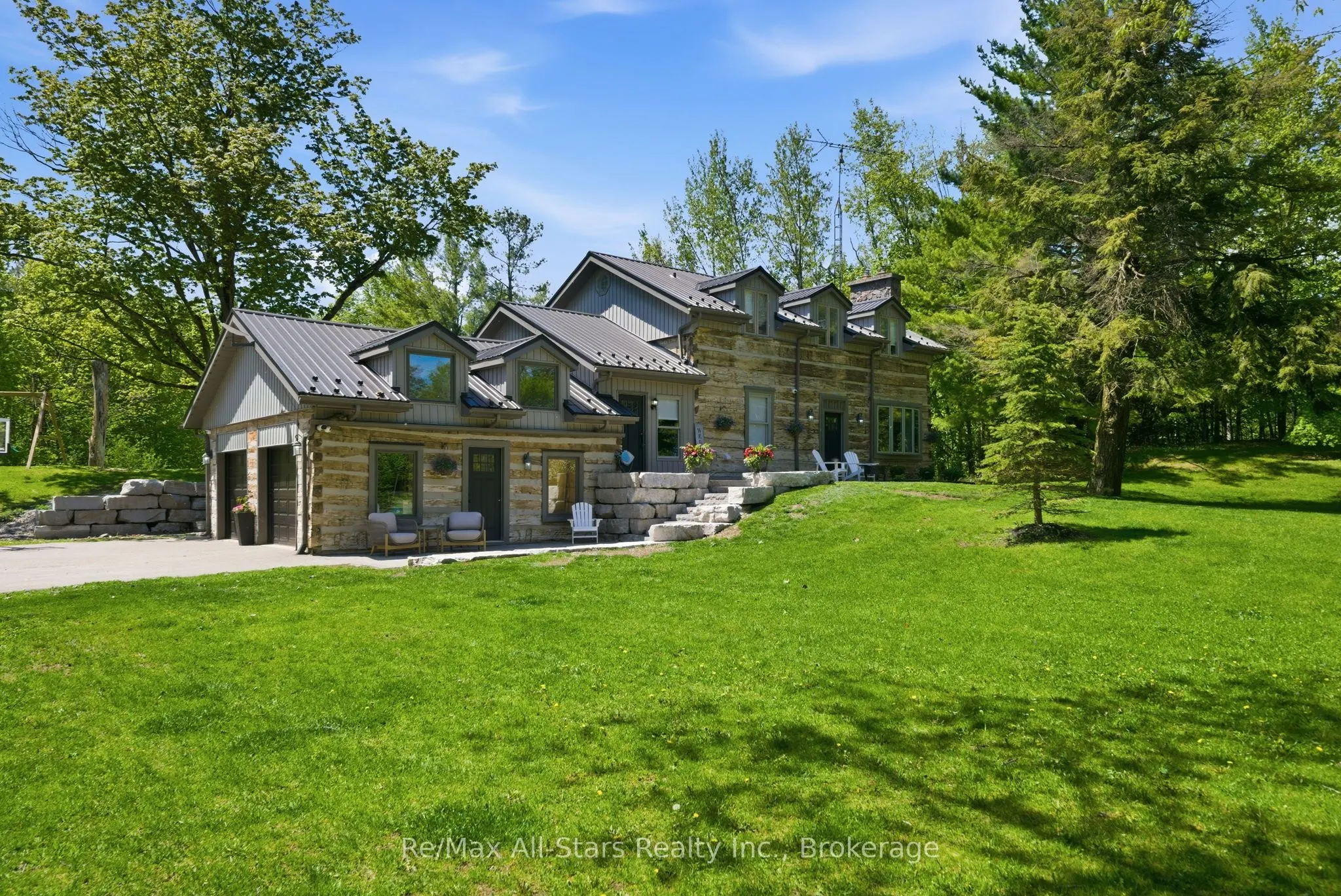 24 The Pines Lane