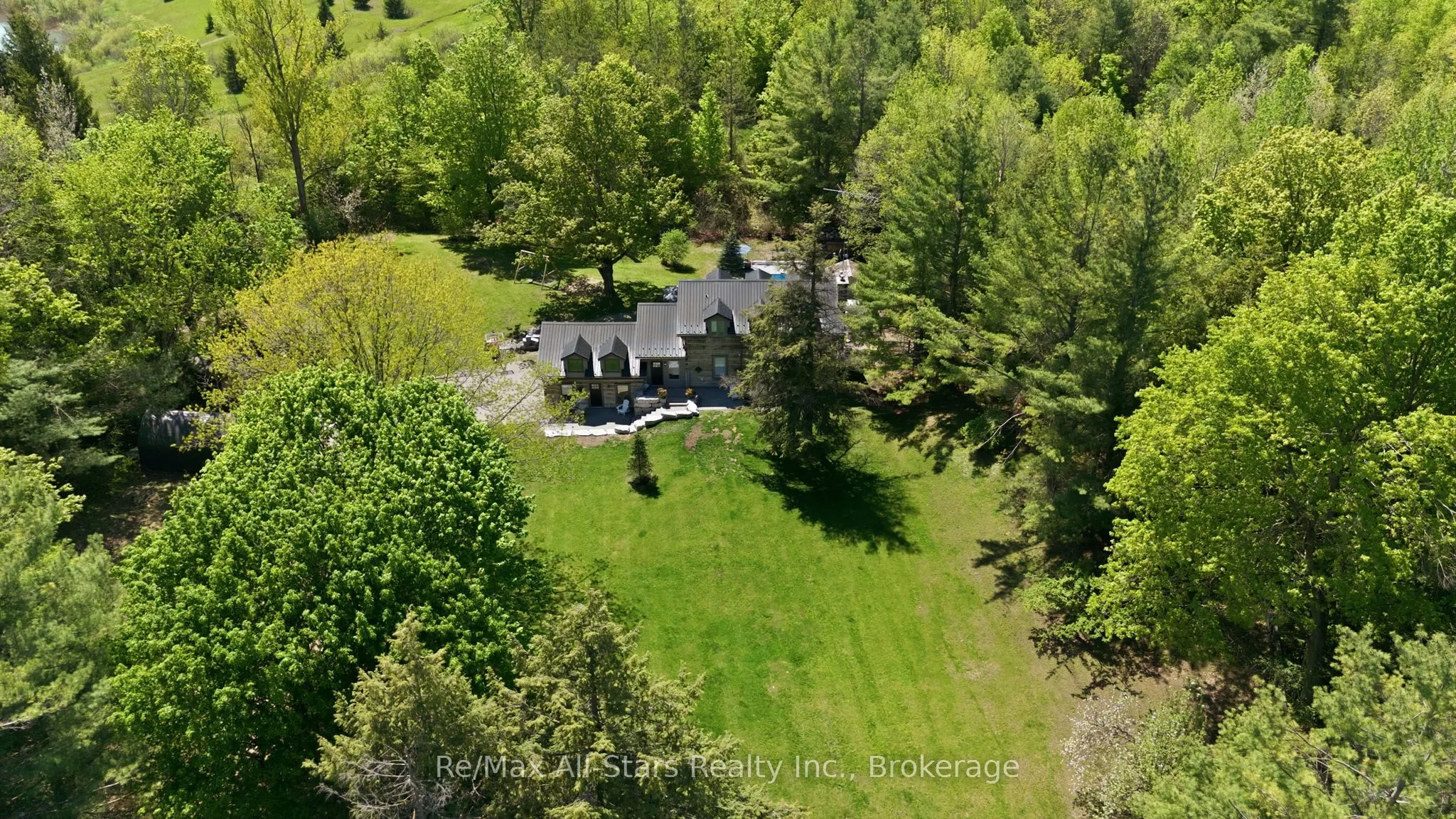 24 The Pines Lane