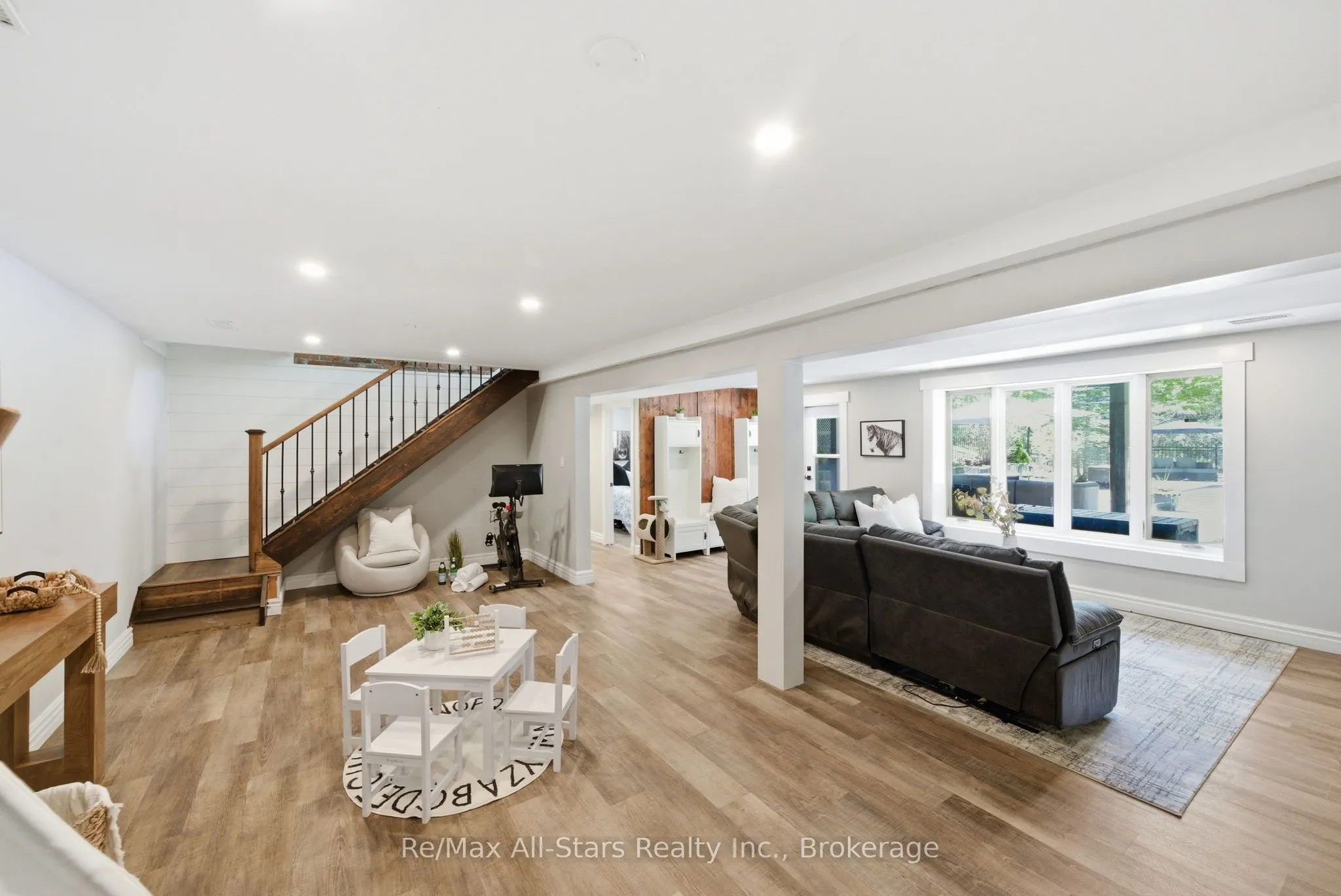24 The Pines Lane
