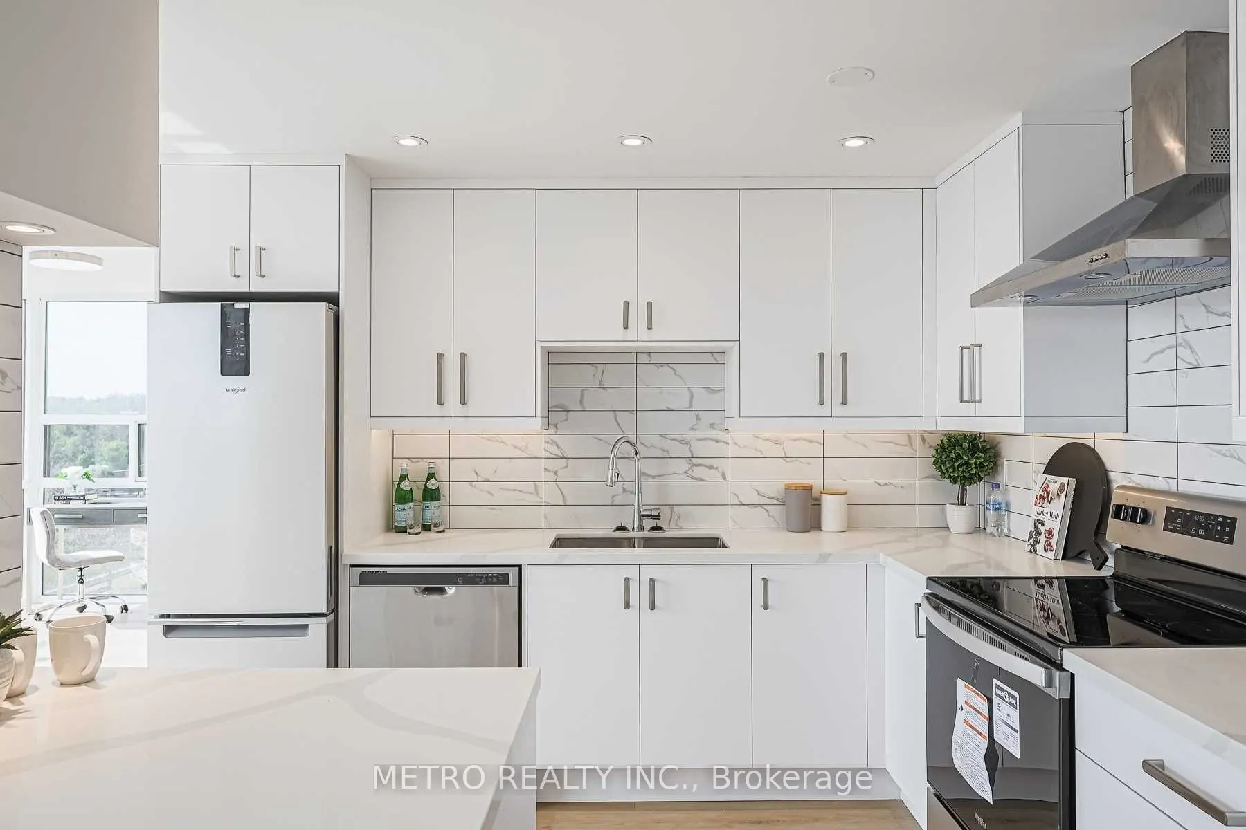 30 Harding Boulevard #706
