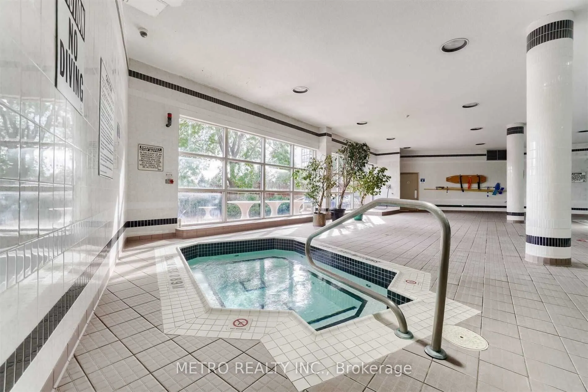30 Harding Boulevard #706