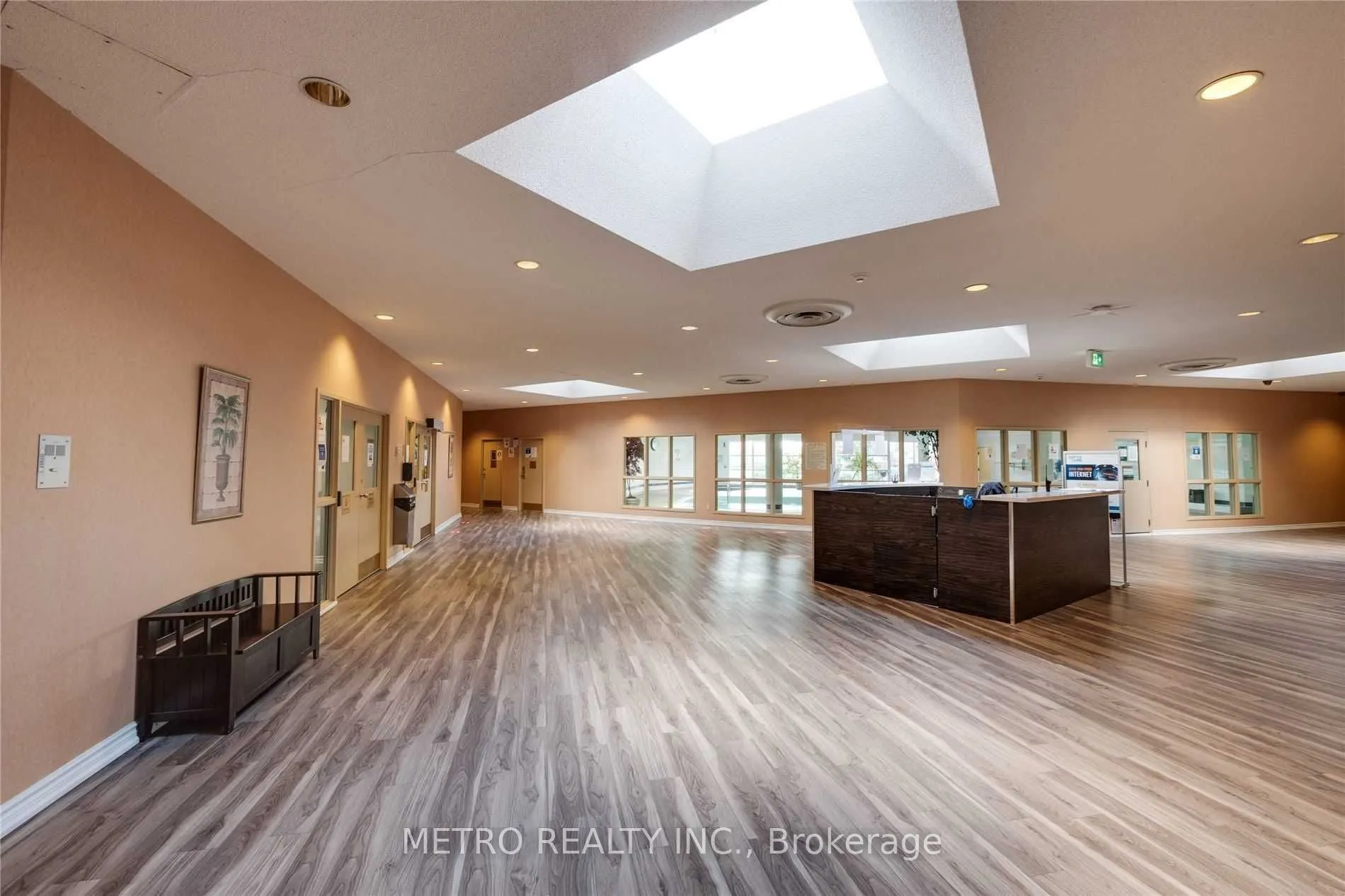 30 Harding Boulevard #706