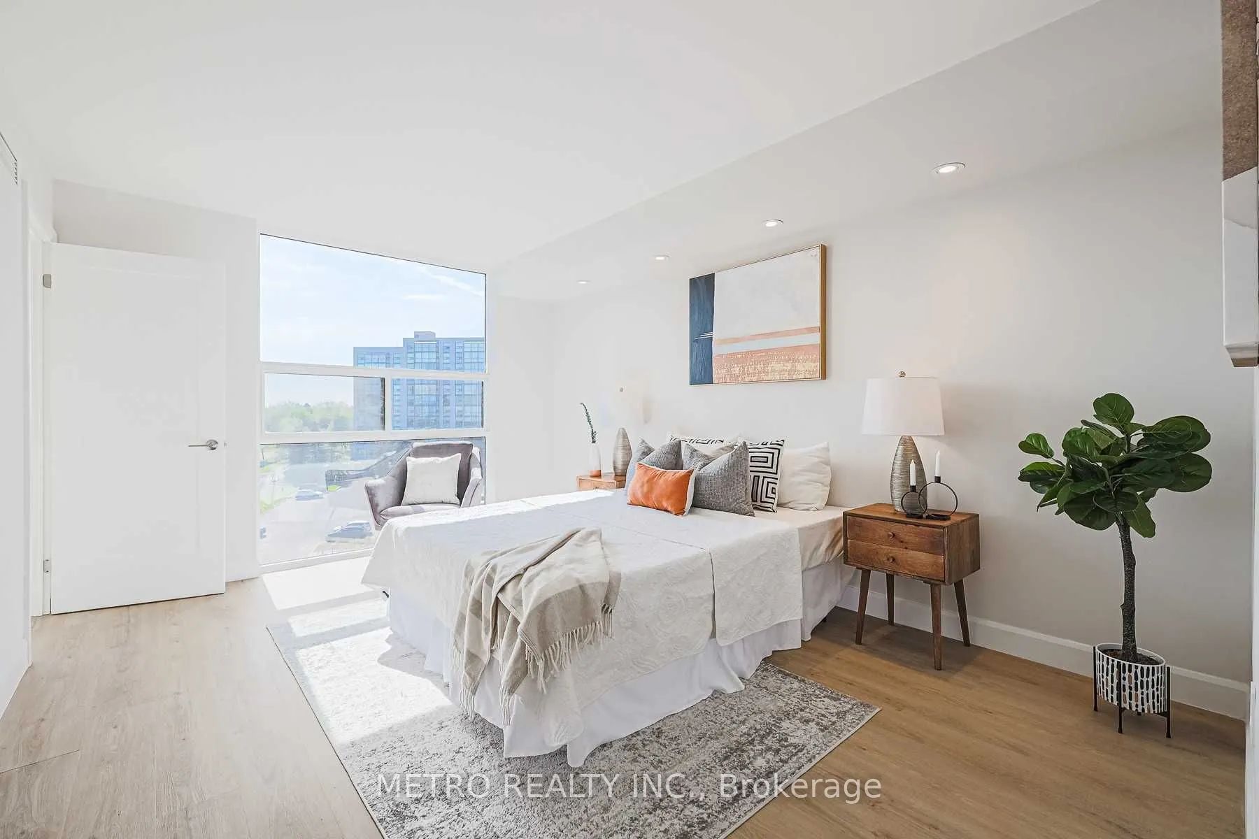 30 Harding Boulevard #706