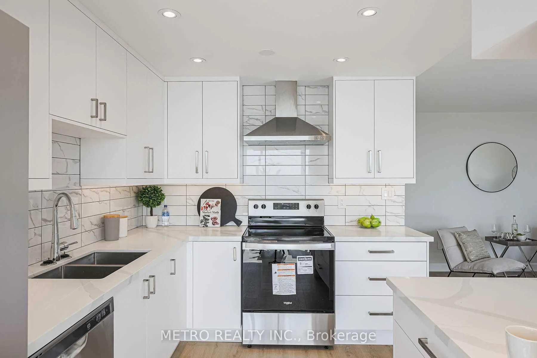 30 Harding Boulevard #706