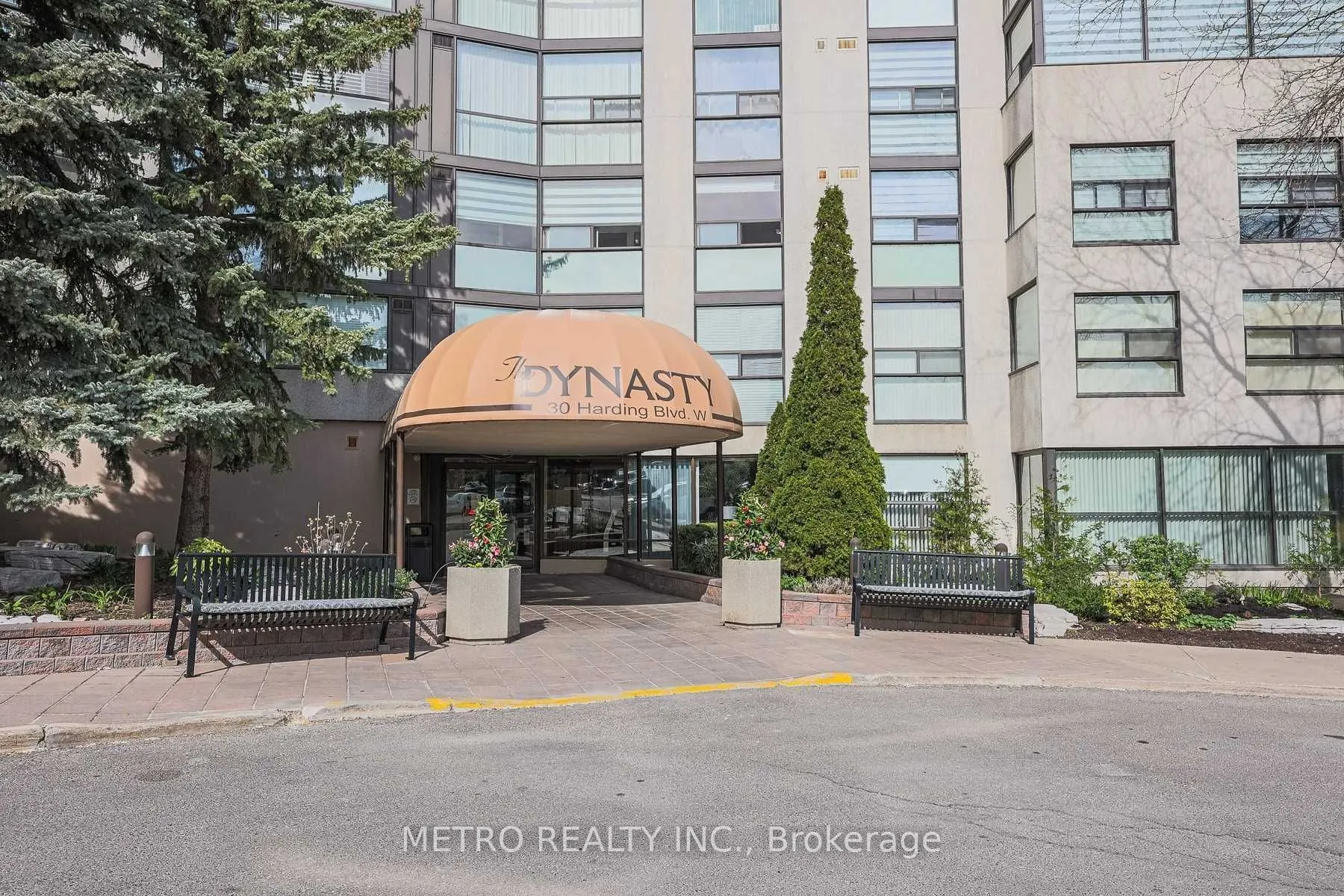 30 Harding Boulevard #706