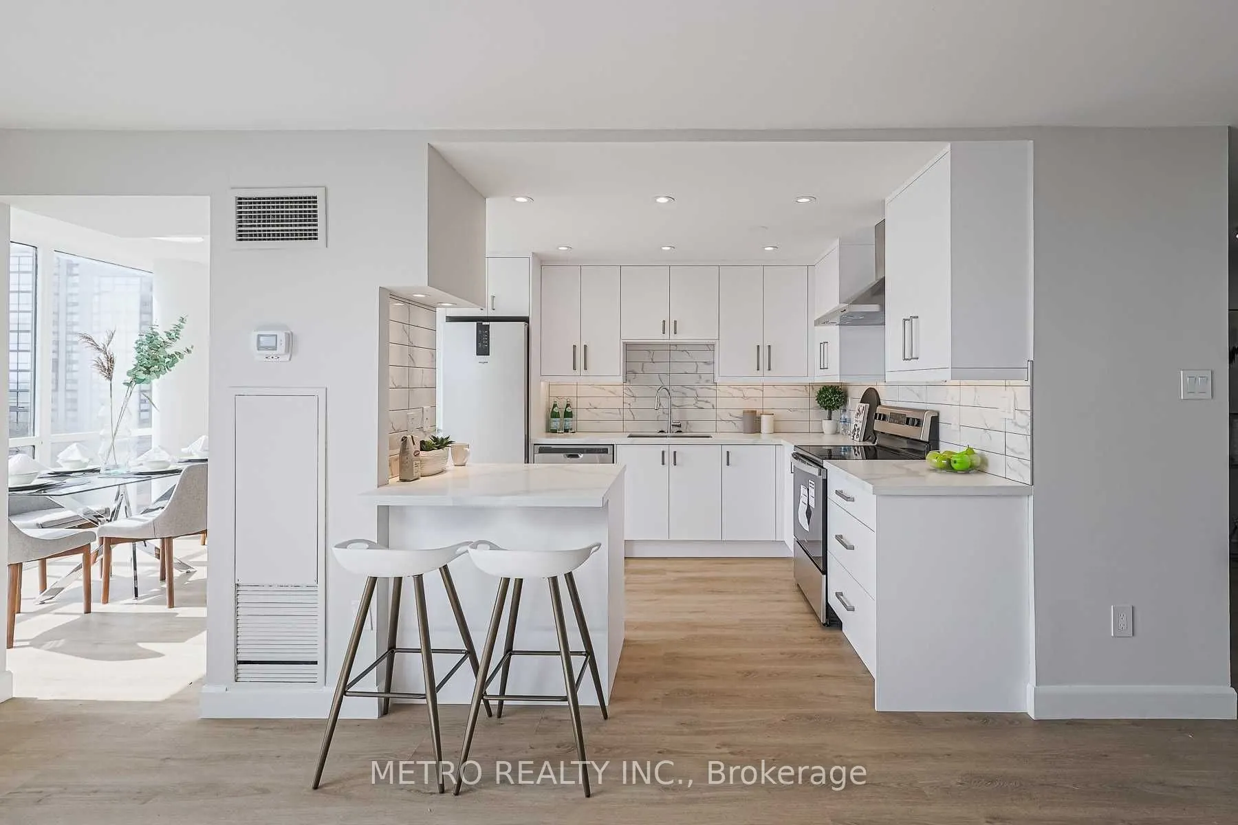 30 Harding Boulevard #706