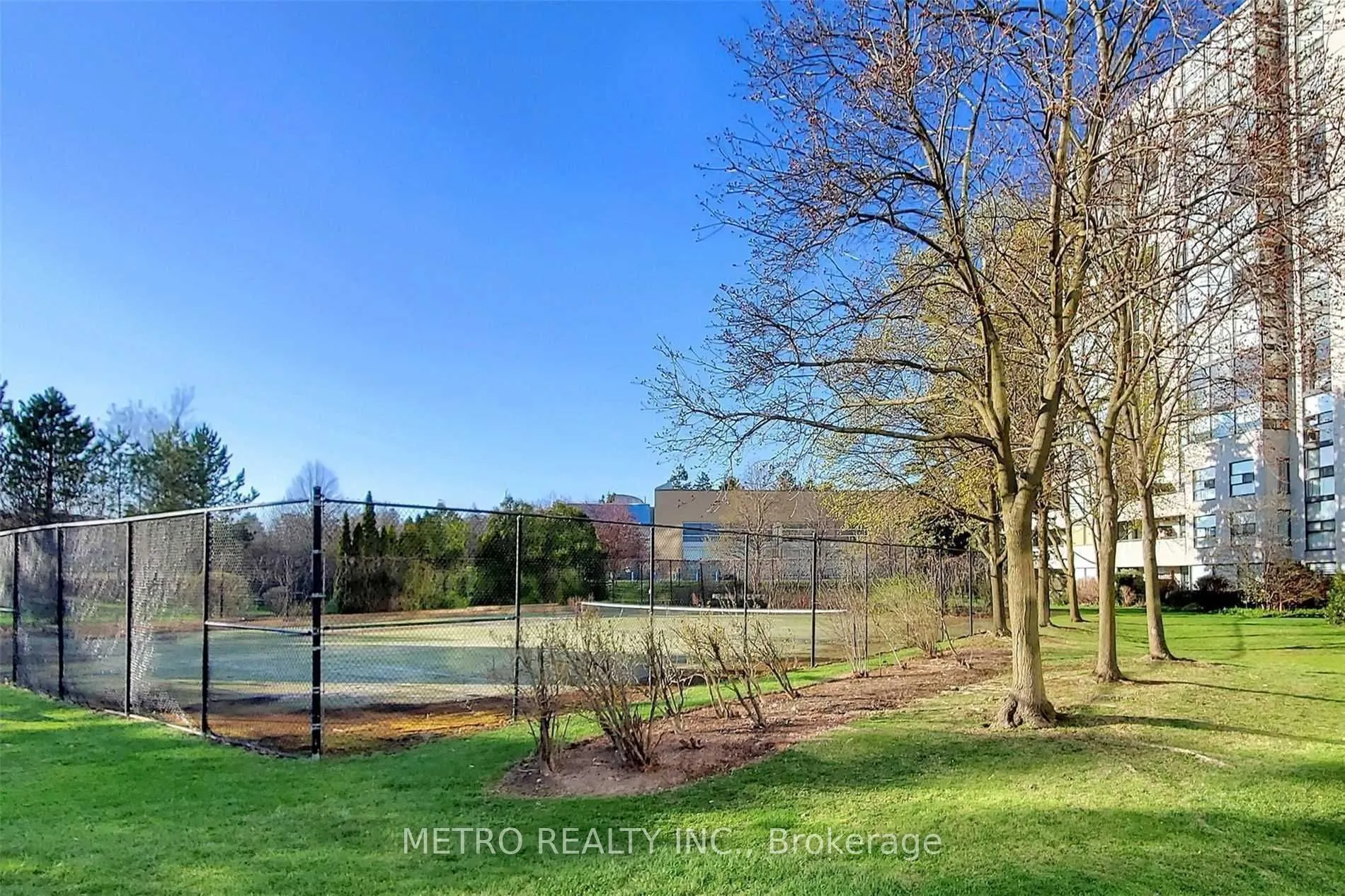 30 Harding Boulevard #706