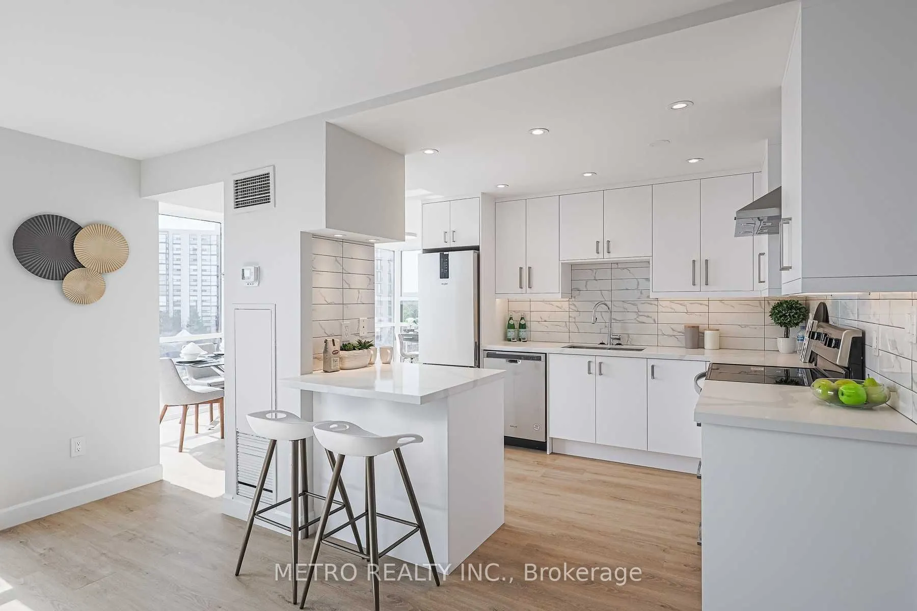 30 Harding Boulevard #706