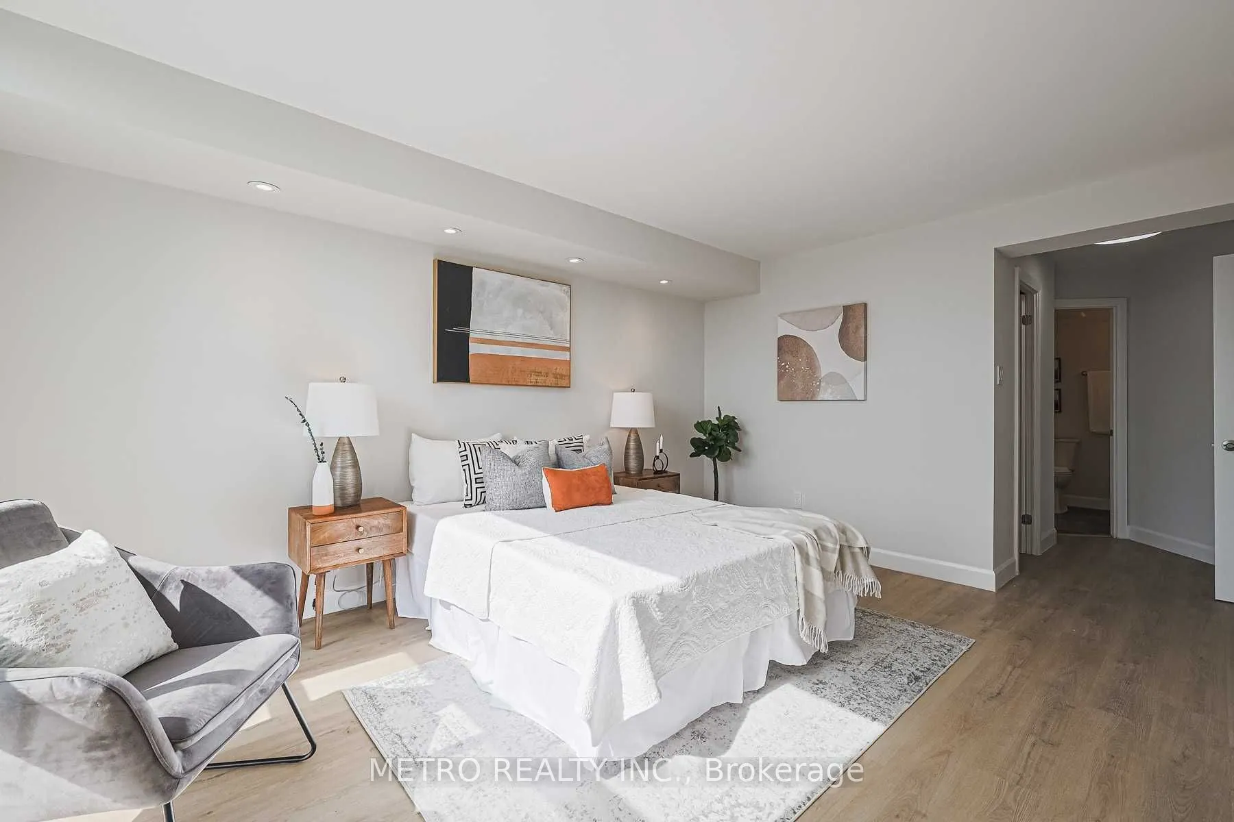 30 Harding Boulevard #706