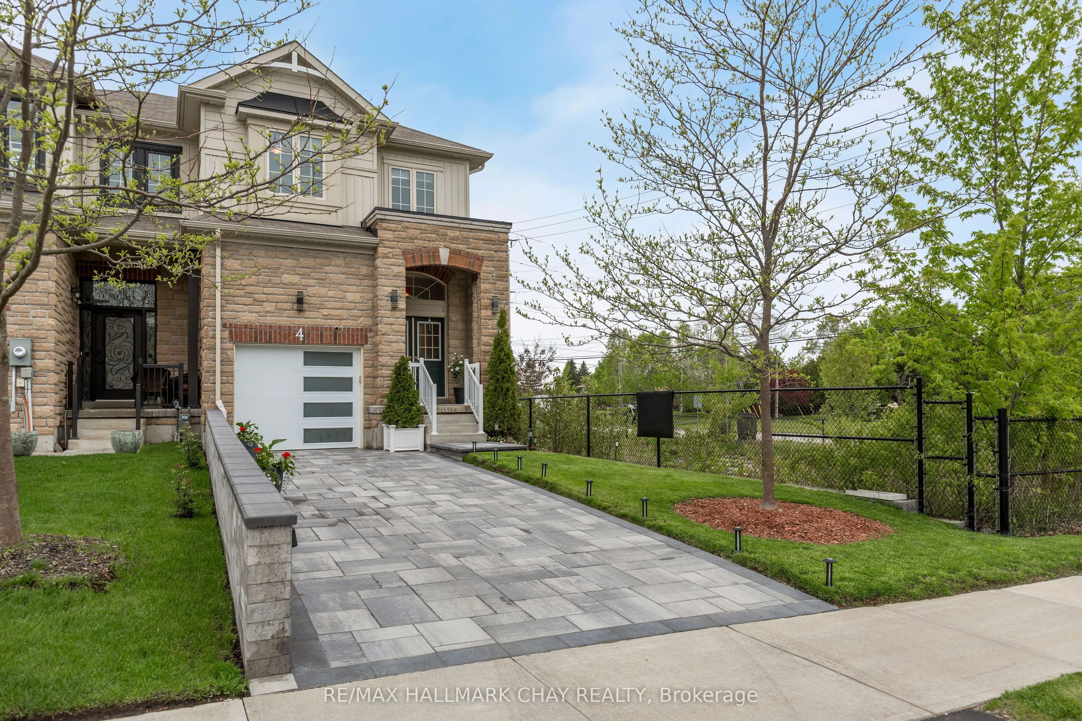 4 Greenwood Drive