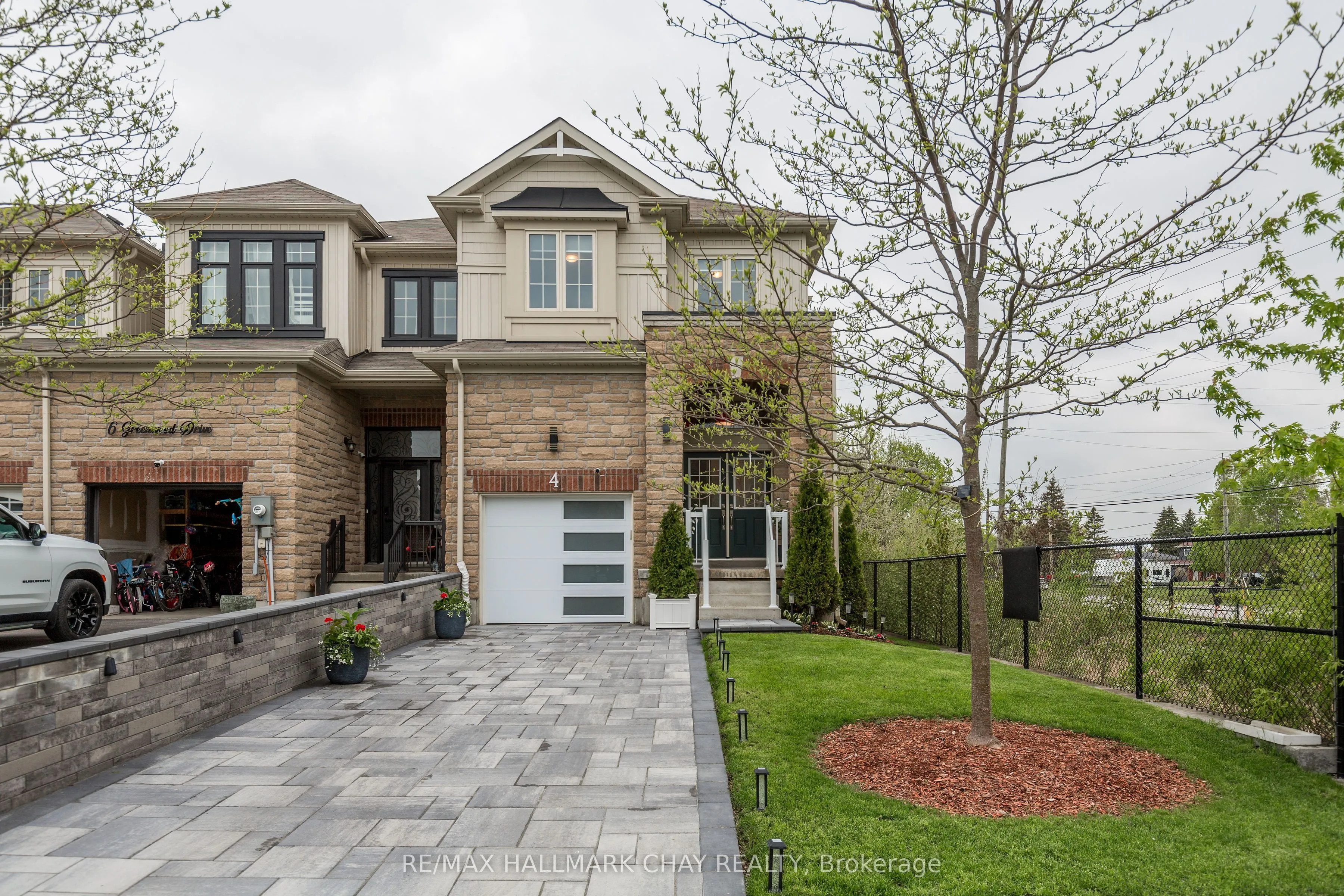 4 Greenwood Drive